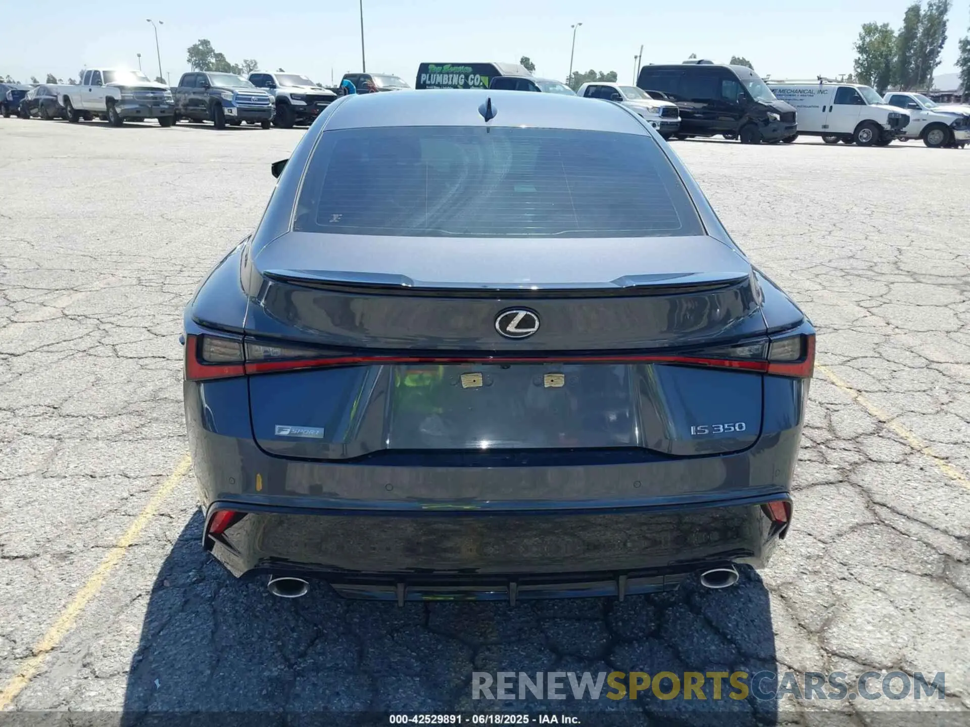 17 fotografías del automóvil dañado JTHGZ1B2XM5042188 LEXUS IS 350 2021