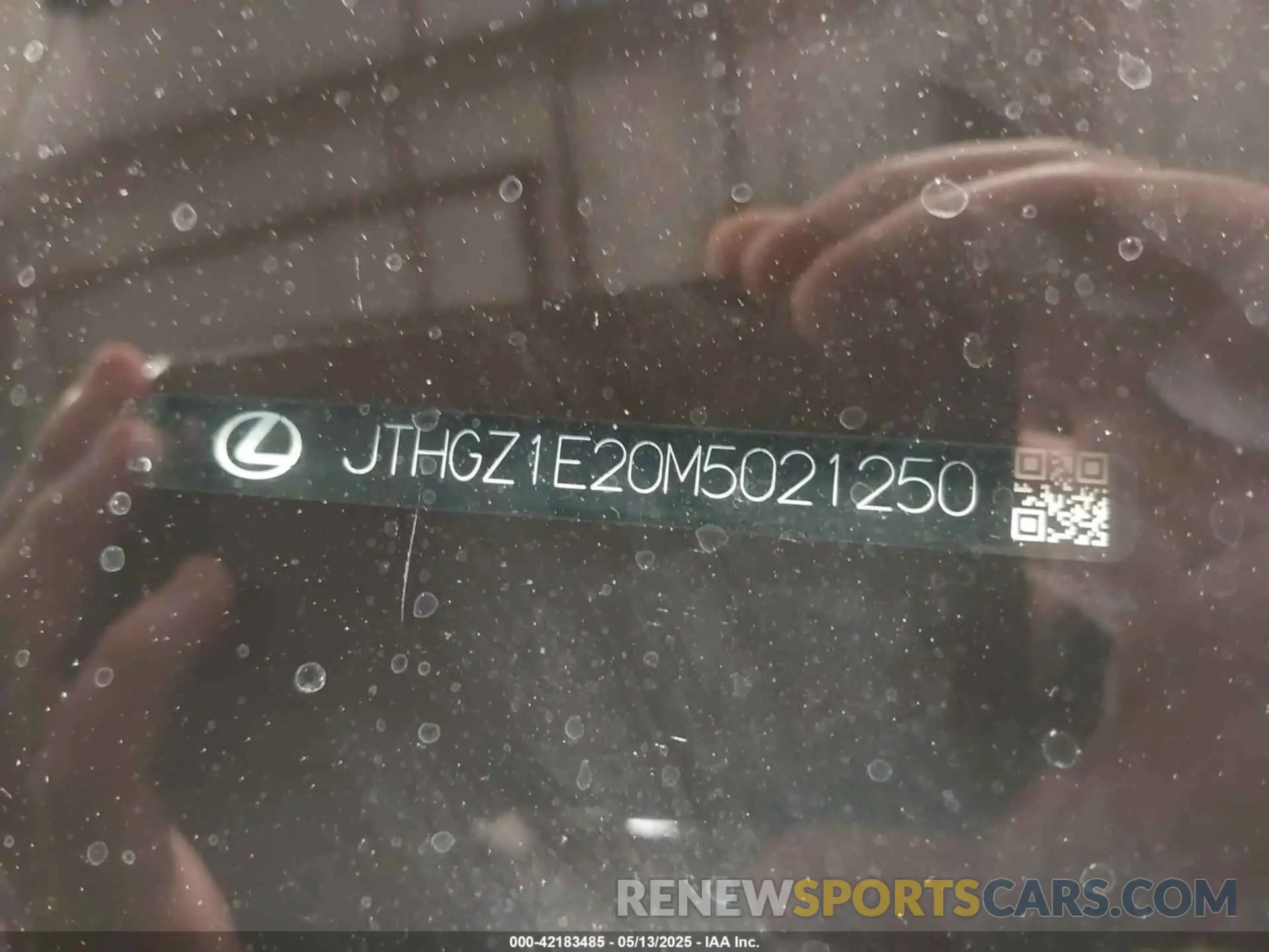 17 fotografías del automóvil dañado JTHGZ1E20M5021250 LEXUS IS 350 2021