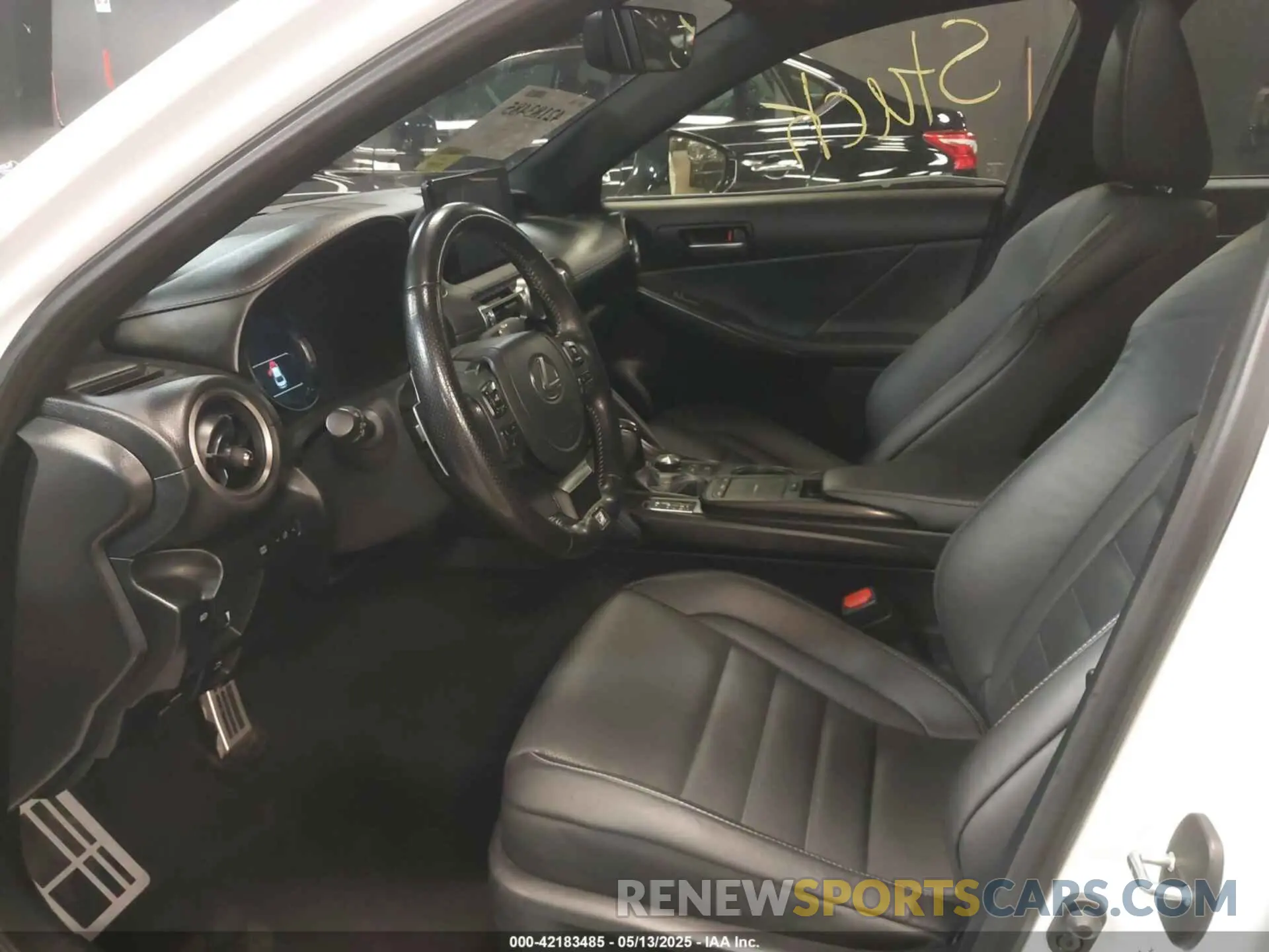 5 fotografías del automóvil dañado JTHGZ1E20M5021250 LEXUS IS 350 2021
