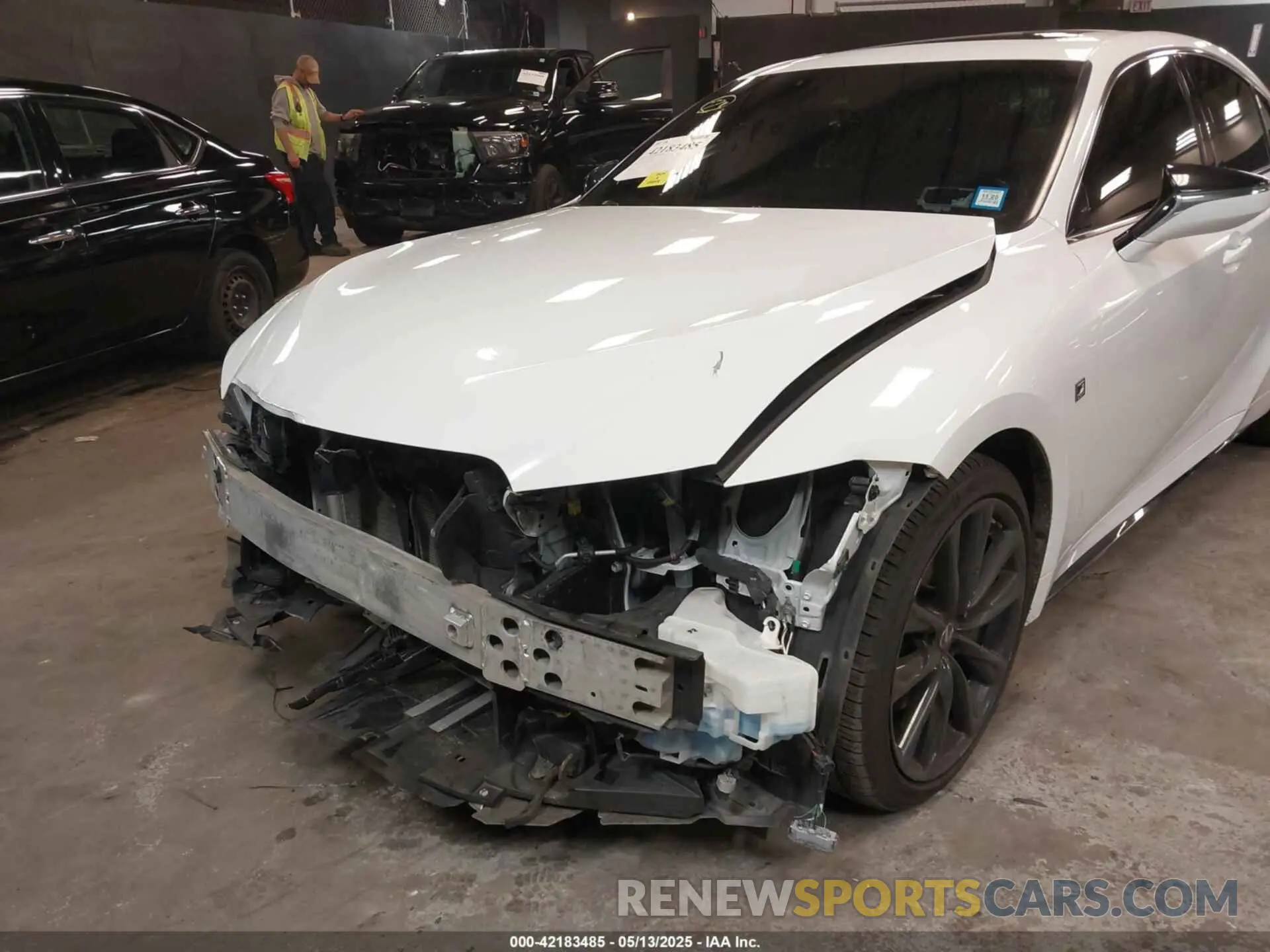 6 fotografías del automóvil dañado JTHGZ1E20M5021250 LEXUS IS 350 2021