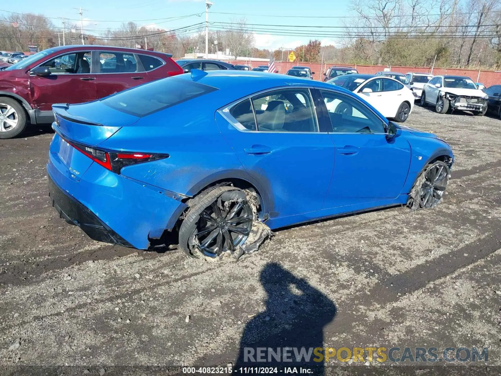 4 fotografías del automóvil dañado JTHGZ1E20M5021913 LEXUS IS 350 2021