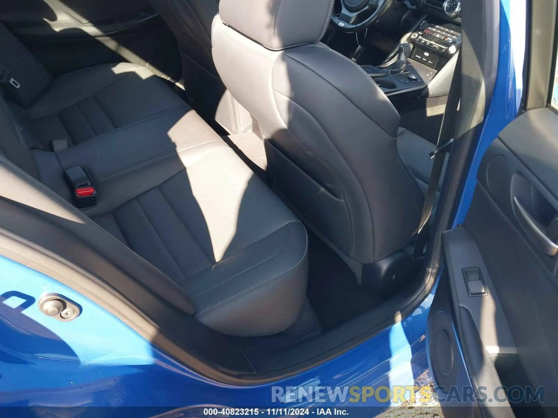 8 fotografías del automóvil dañado JTHGZ1E20M5021913 LEXUS IS 350 2021