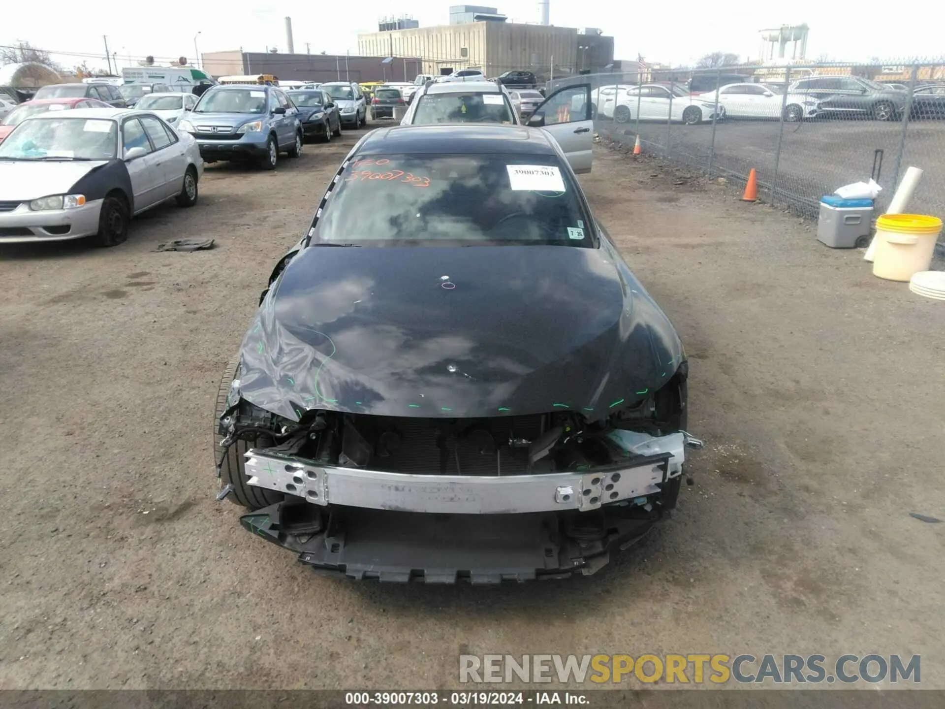 12 fotografías del automóvil dañado JTHGZ1E20M5022057 LEXUS IS 350 2021