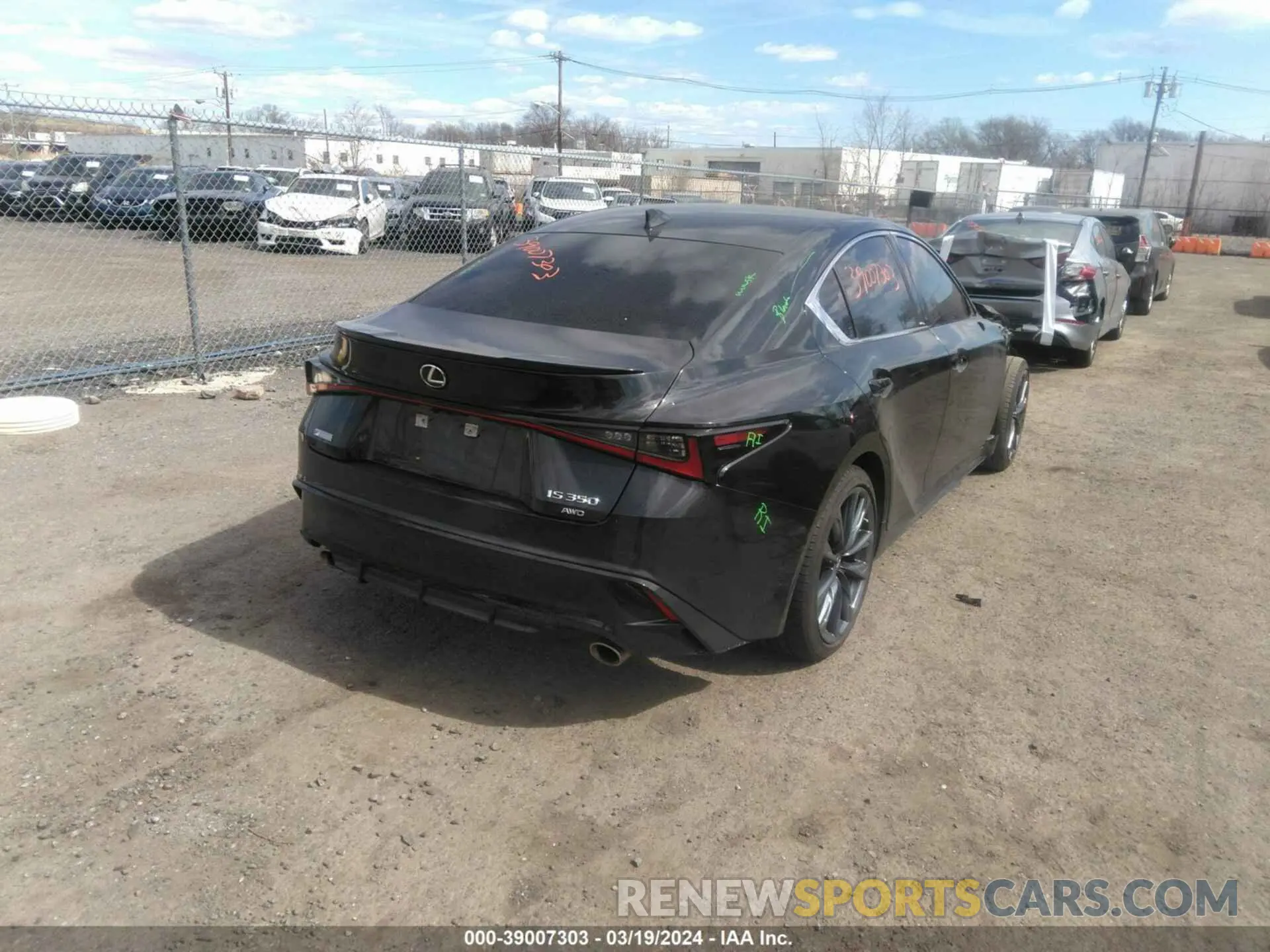 4 fotografías del automóvil dañado JTHGZ1E20M5022057 LEXUS IS 350 2021
