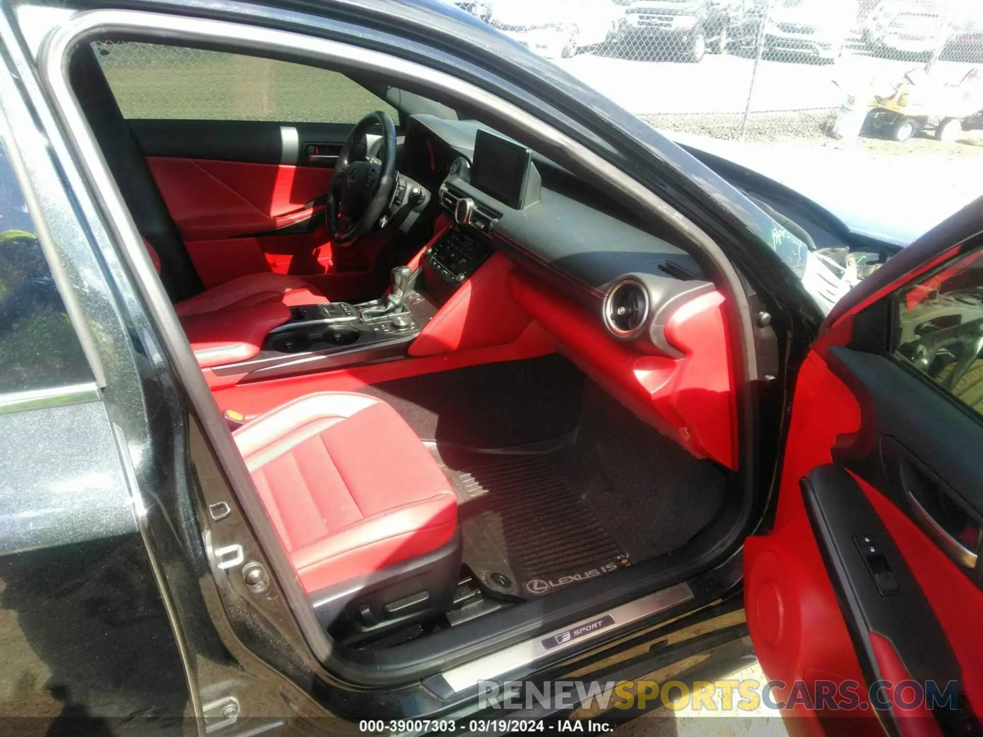 5 fotografías del automóvil dañado JTHGZ1E20M5022057 LEXUS IS 350 2021