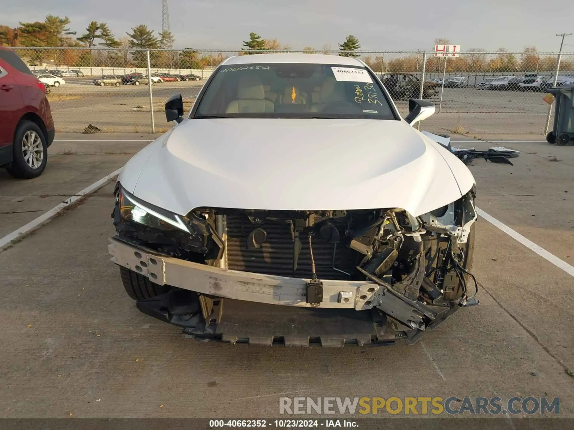13 fotografías del automóvil dañado JTHGZ1E21M5018924 LEXUS IS 350 2021