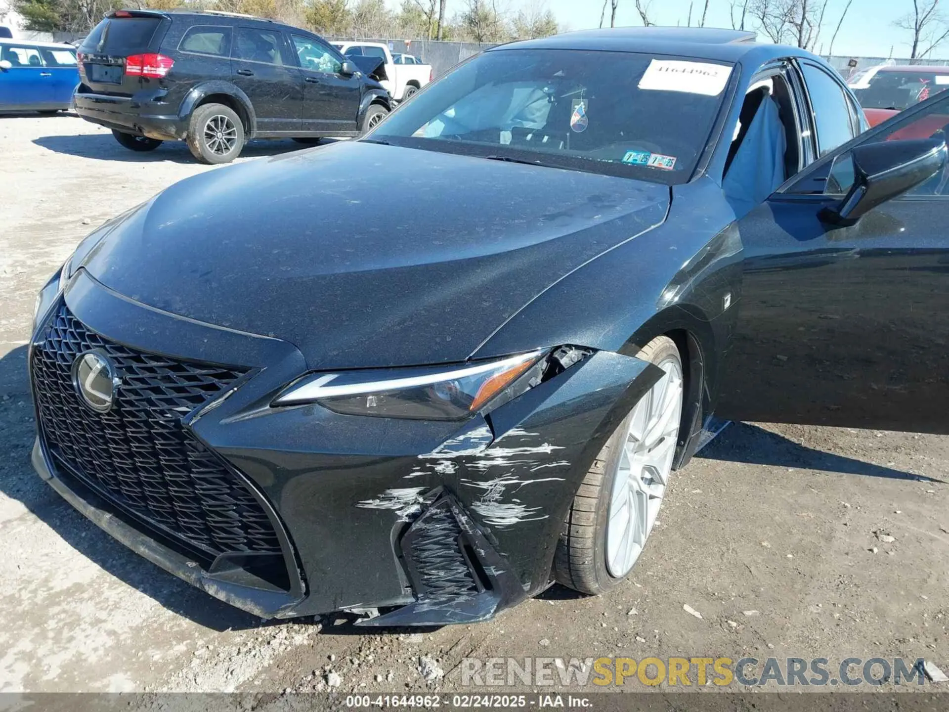 20 fotografías del automóvil dañado JTHGZ1E25M5020868 LEXUS IS 350 2021