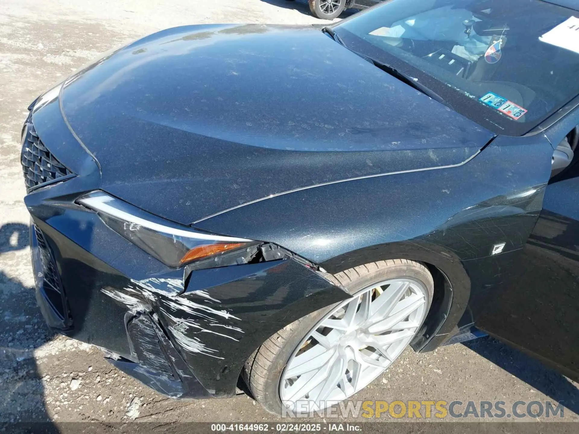 21 fotografías del automóvil dañado JTHGZ1E25M5020868 LEXUS IS 350 2021