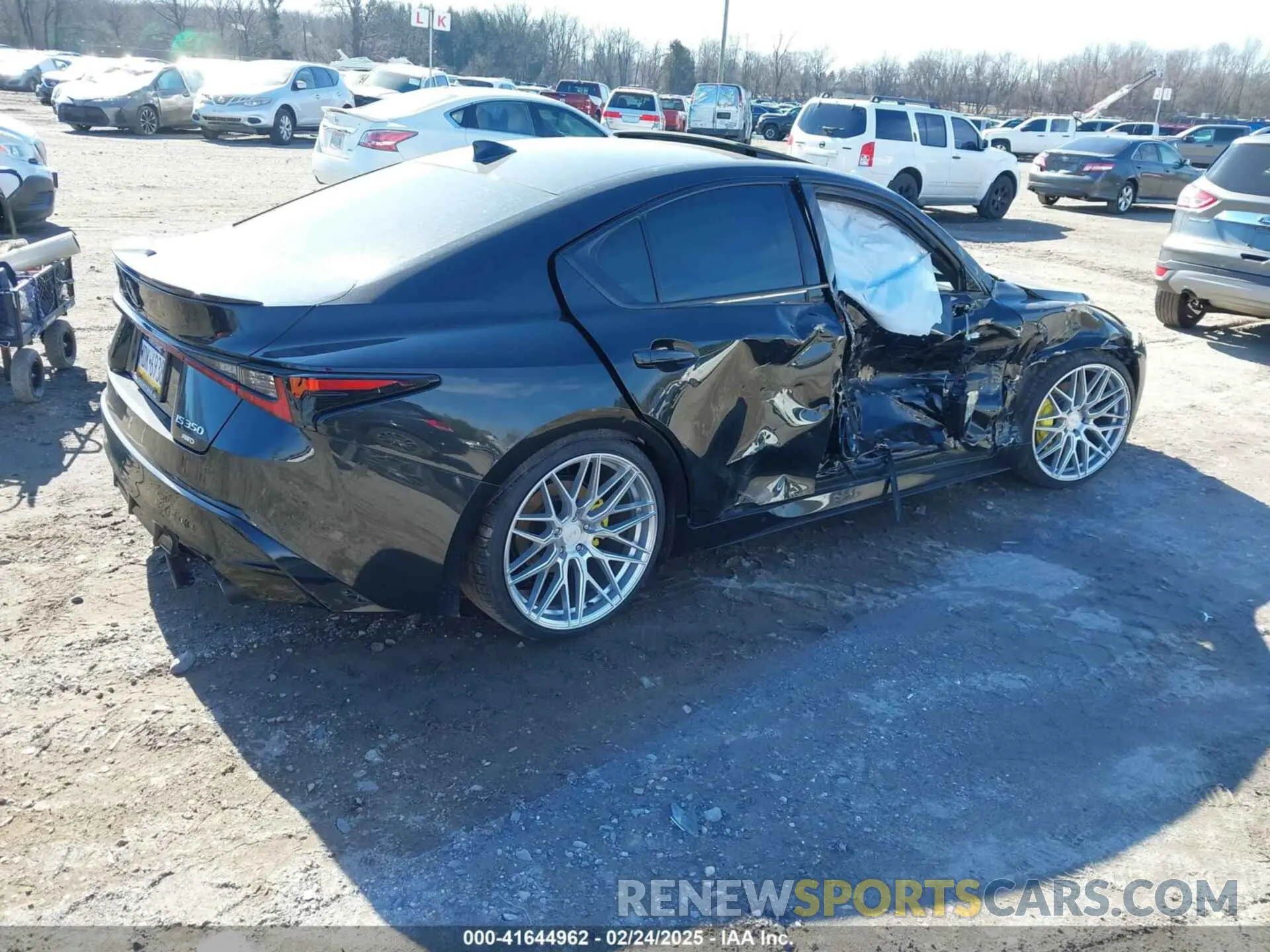 4 fotografías del automóvil dañado JTHGZ1E25M5020868 LEXUS IS 350 2021