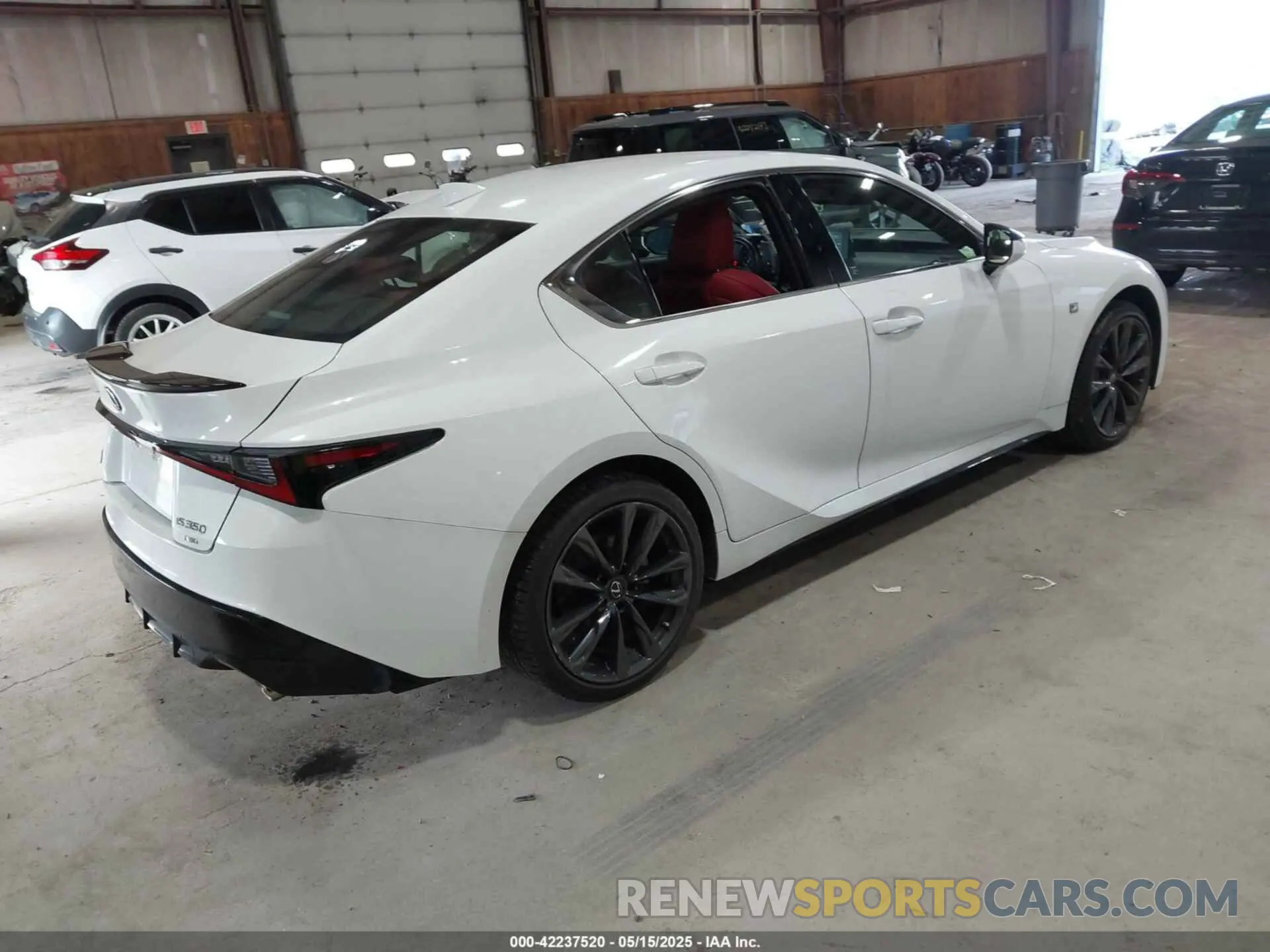 4 fotografías del automóvil dañado JTHGZ1E26M5021785 LEXUS IS 350 2021
