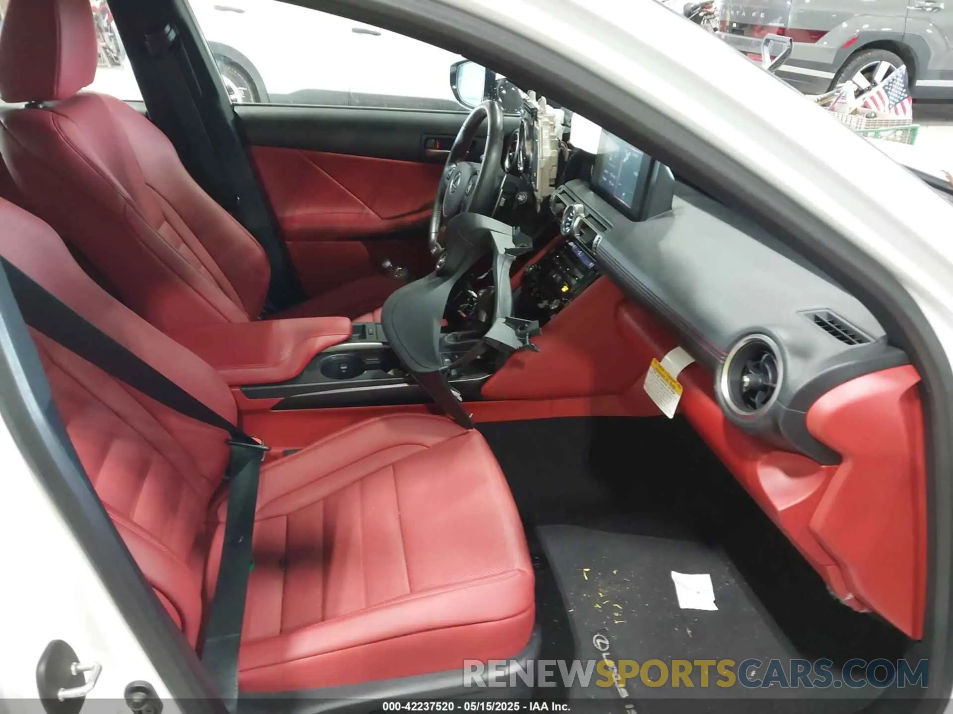 5 fotografías del automóvil dañado JTHGZ1E26M5021785 LEXUS IS 350 2021