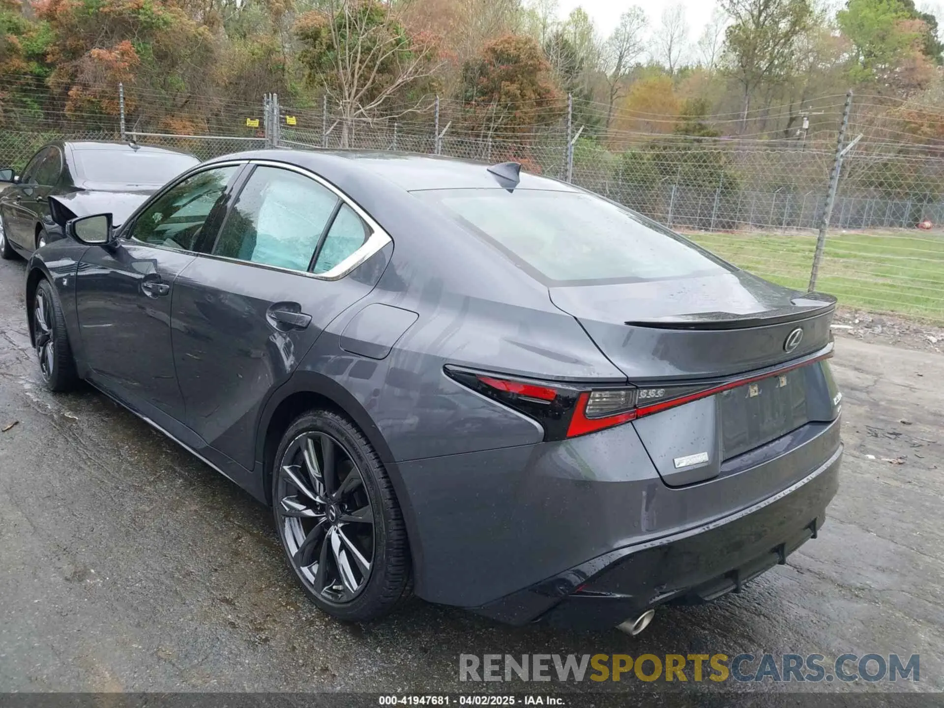 3 fotografías del automóvil dañado JTHGZ1E26M5022810 LEXUS IS 350 2021