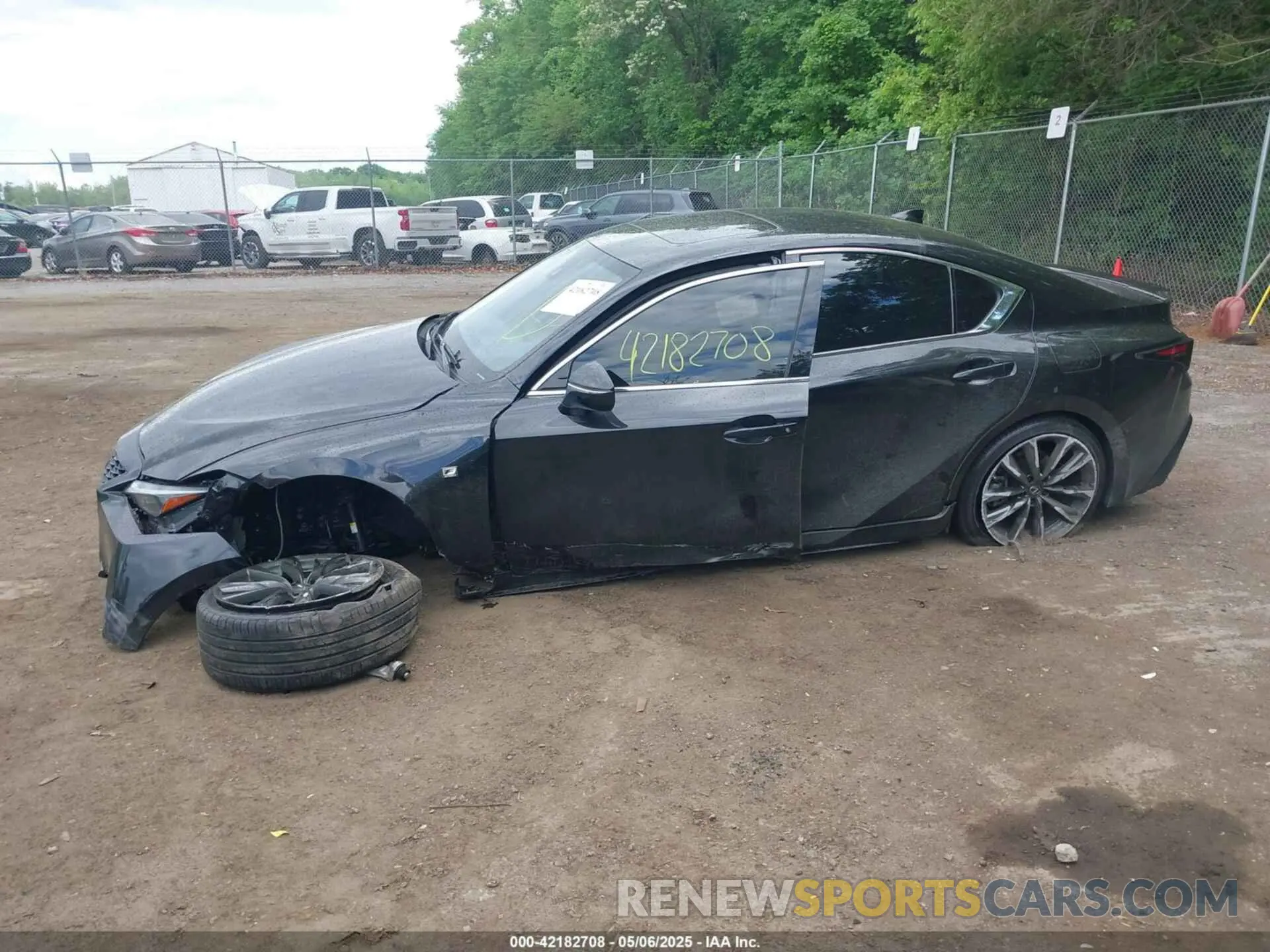 13 fotografías del automóvil dañado JTHGZ1E28M5021030 LEXUS IS 350 2021