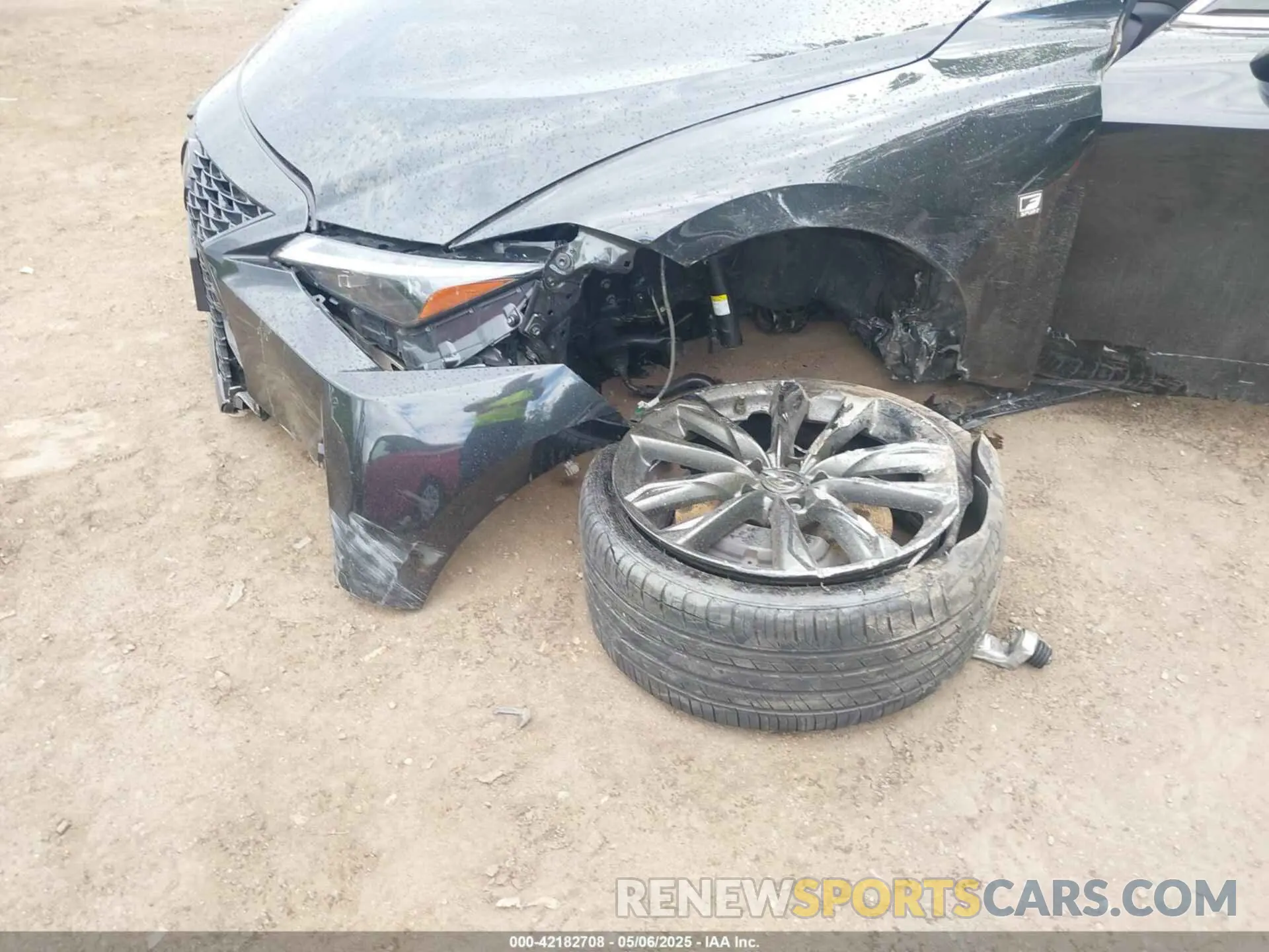 6 fotografías del automóvil dañado JTHGZ1E28M5021030 LEXUS IS 350 2021