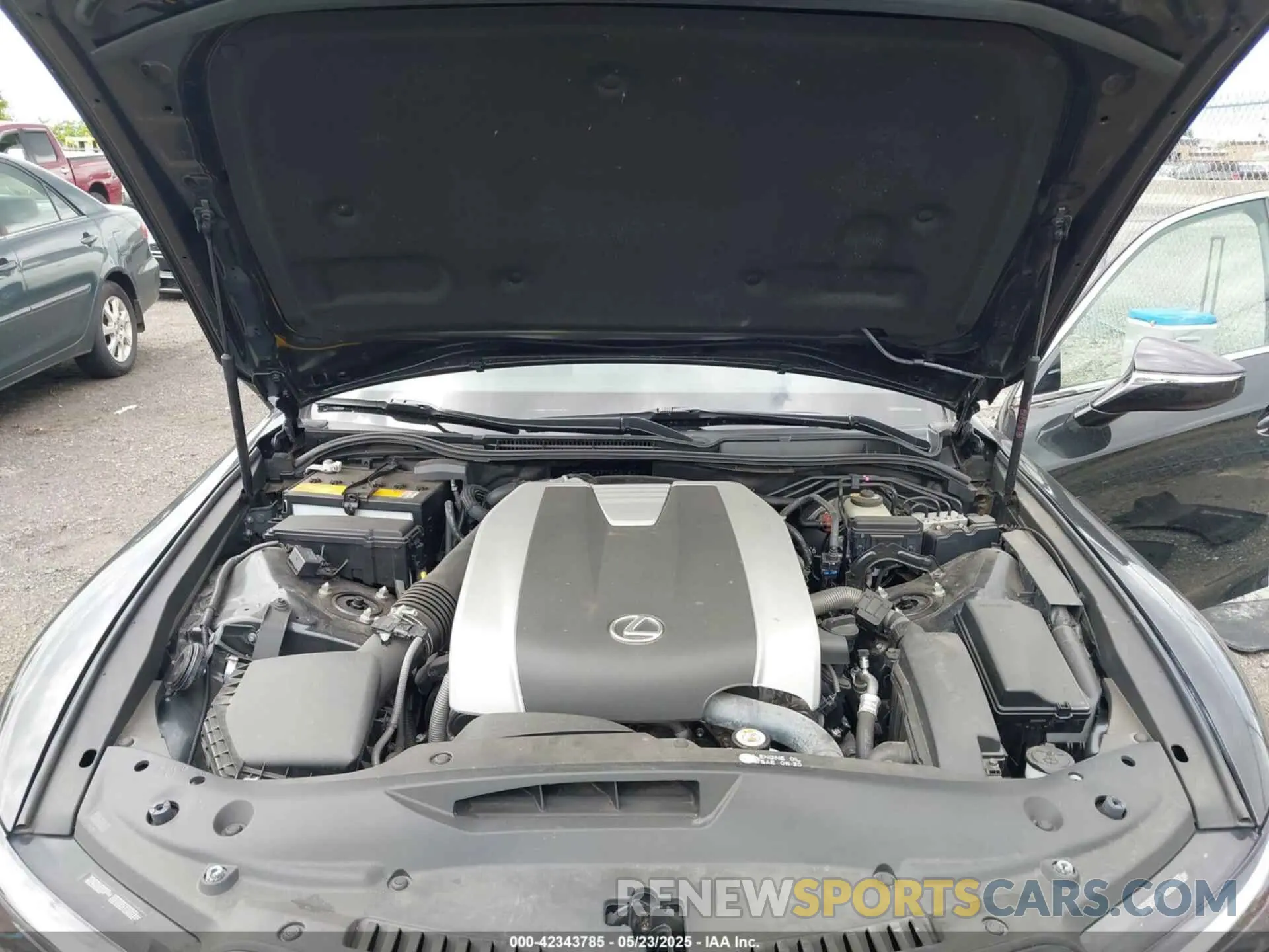 10 fotografías del automóvil dañado JTHGZ1E29M5021537 LEXUS IS 350 2021