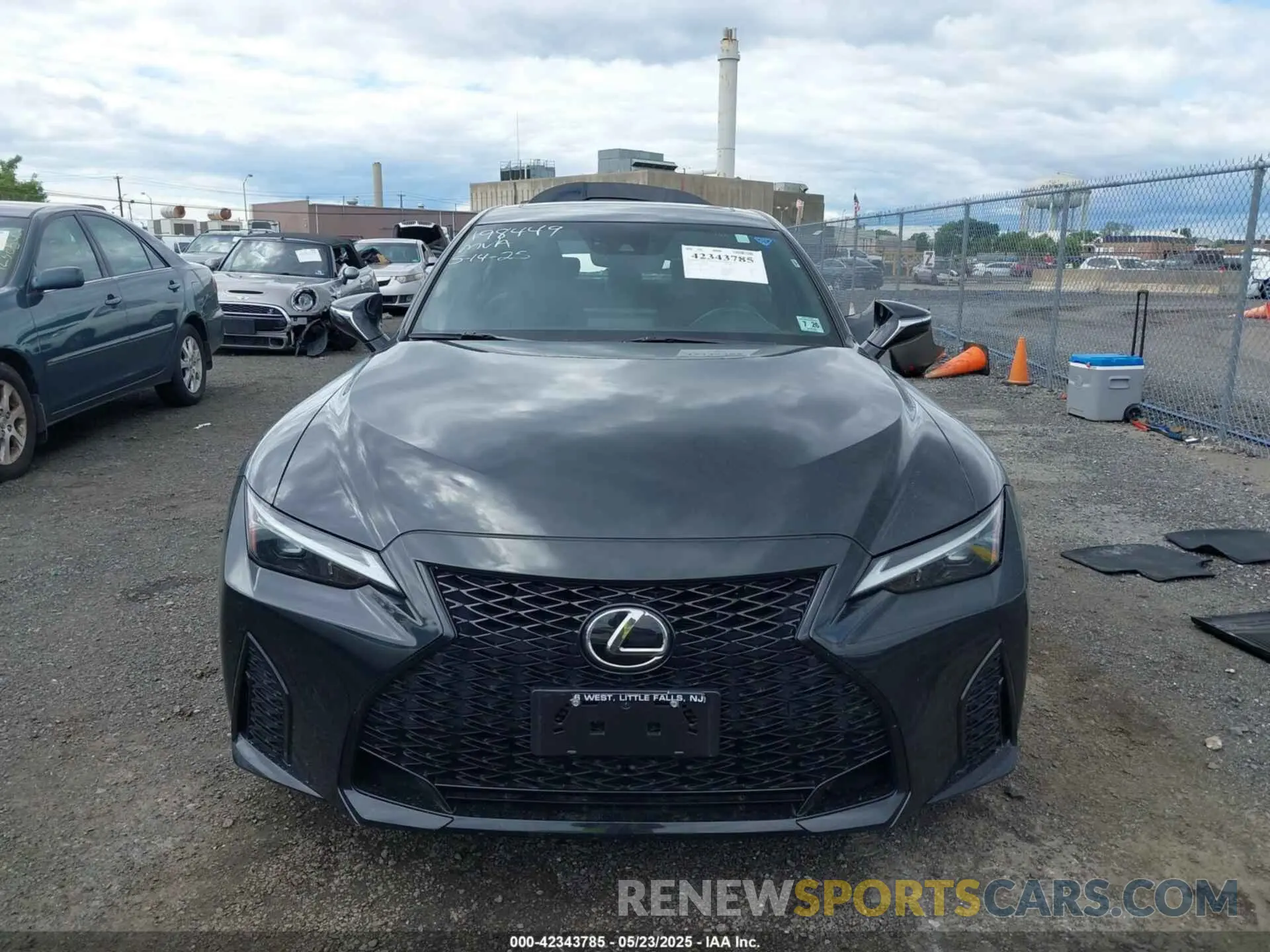 12 fotografías del automóvil dañado JTHGZ1E29M5021537 LEXUS IS 350 2021