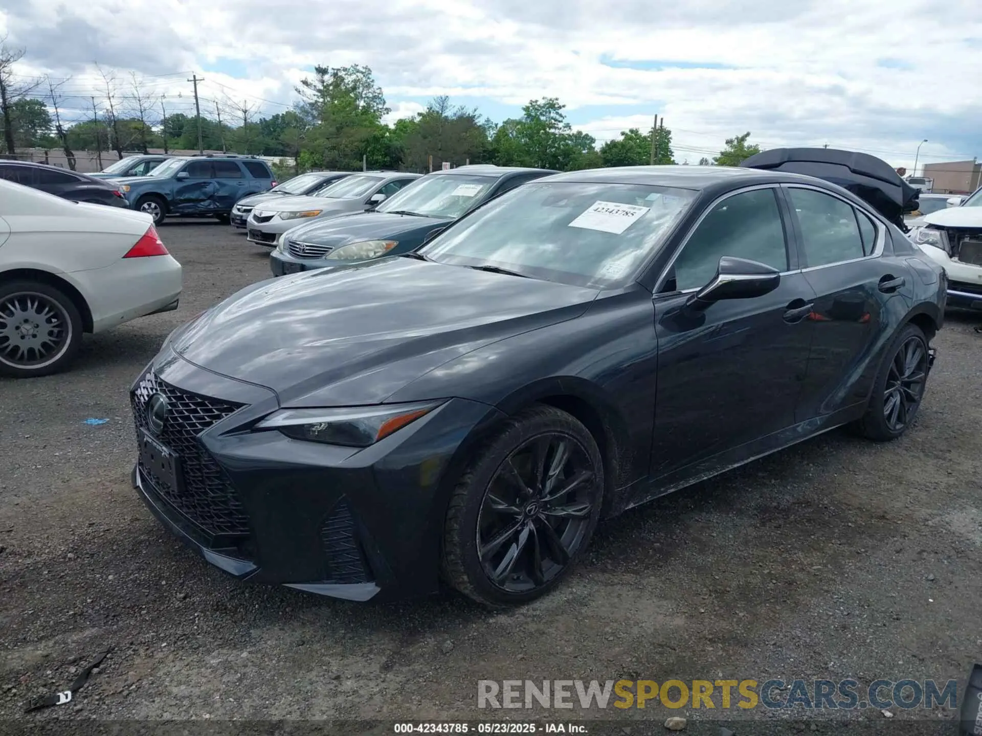 2 fotografías del automóvil dañado JTHGZ1E29M5021537 LEXUS IS 350 2021