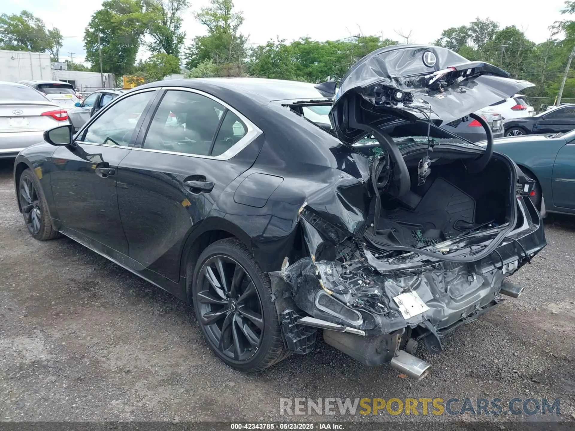 3 fotografías del automóvil dañado JTHGZ1E29M5021537 LEXUS IS 350 2021
