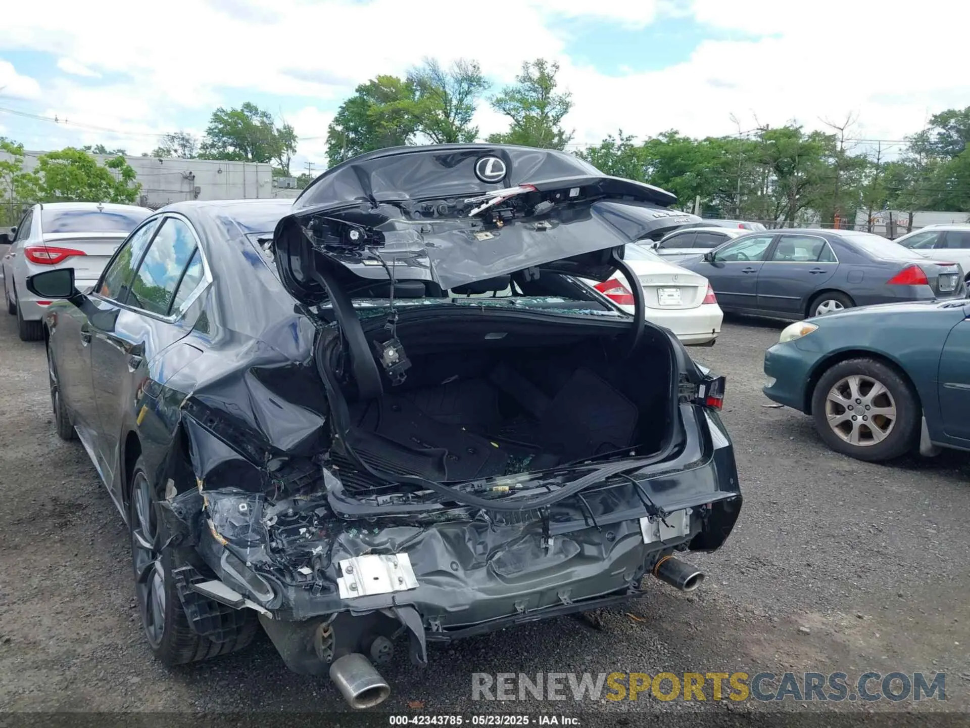 6 fotografías del automóvil dañado JTHGZ1E29M5021537 LEXUS IS 350 2021
