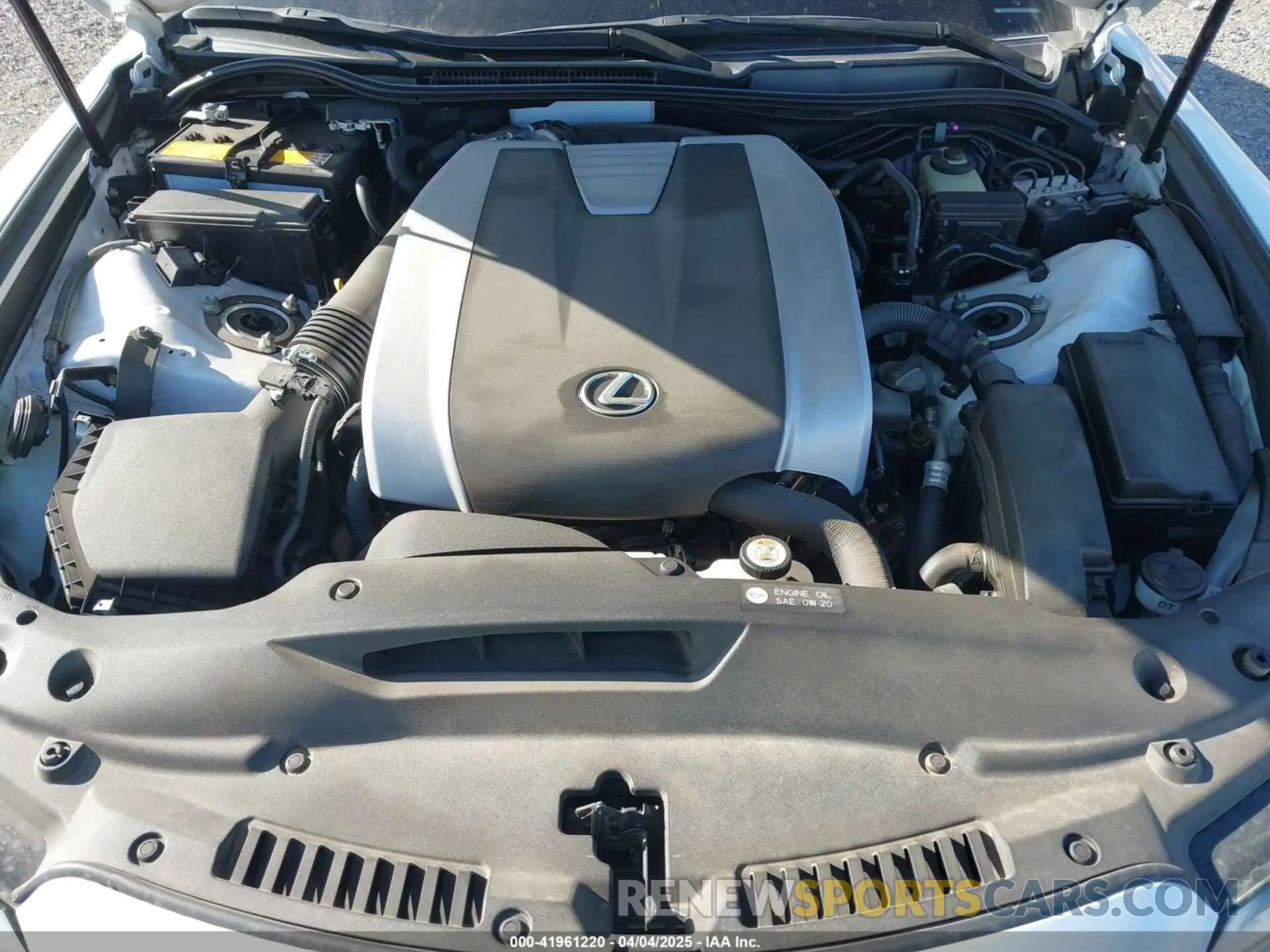 10 fotografías del automóvil dañado JTHGZ1E29M5022574 LEXUS IS 350 2021