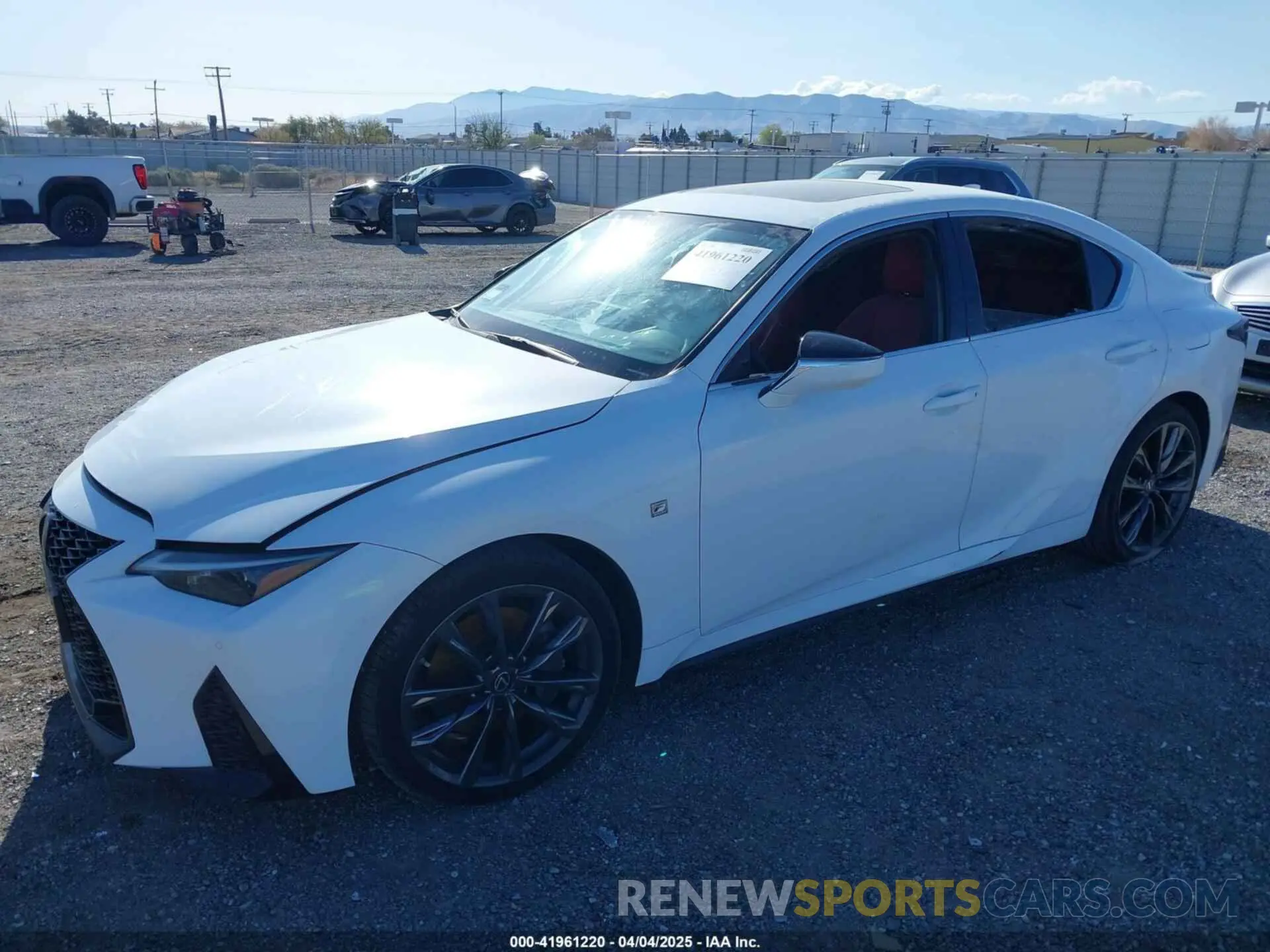2 fotografías del automóvil dañado JTHGZ1E29M5022574 LEXUS IS 350 2021