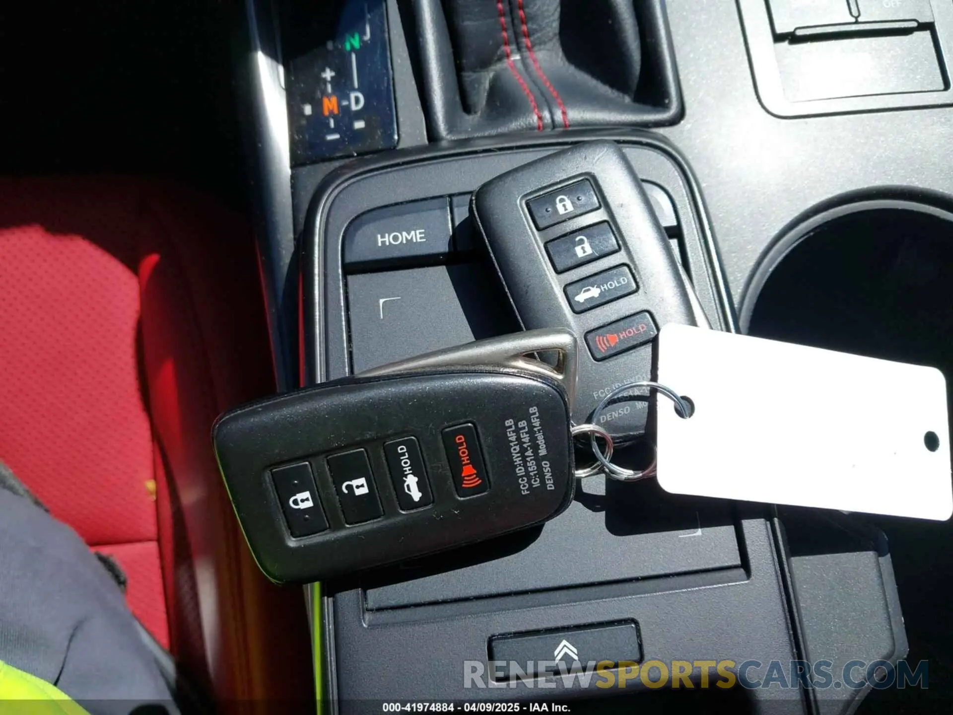 11 fotografías del automóvil dañado JTHGZ1E2XM5022762 LEXUS IS 350 2021