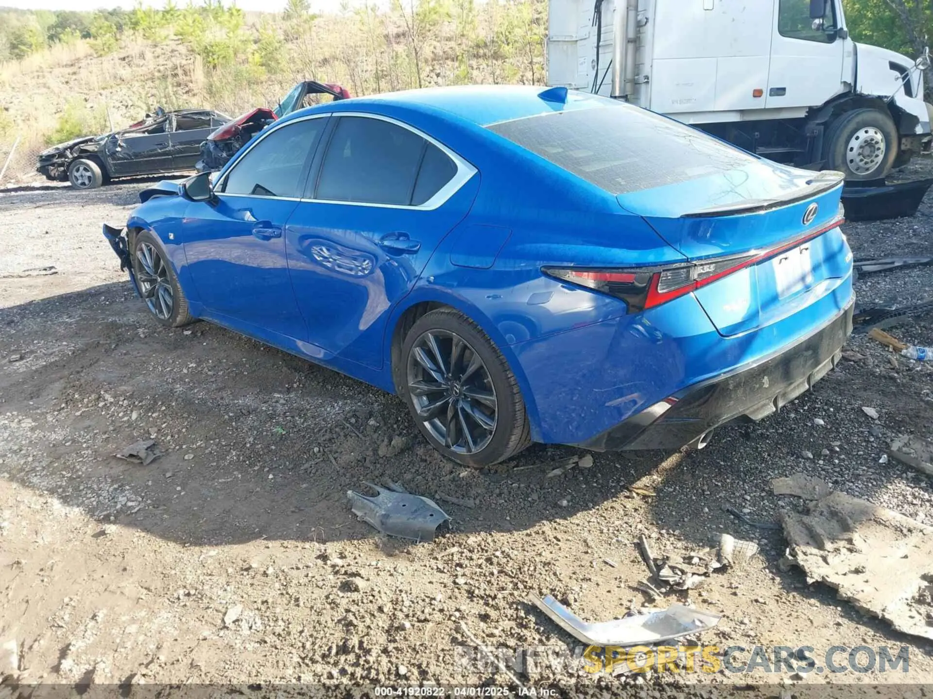 3 fotografías del automóvil dañado JTHGZ1B20N5049510 LEXUS IS 350 2022