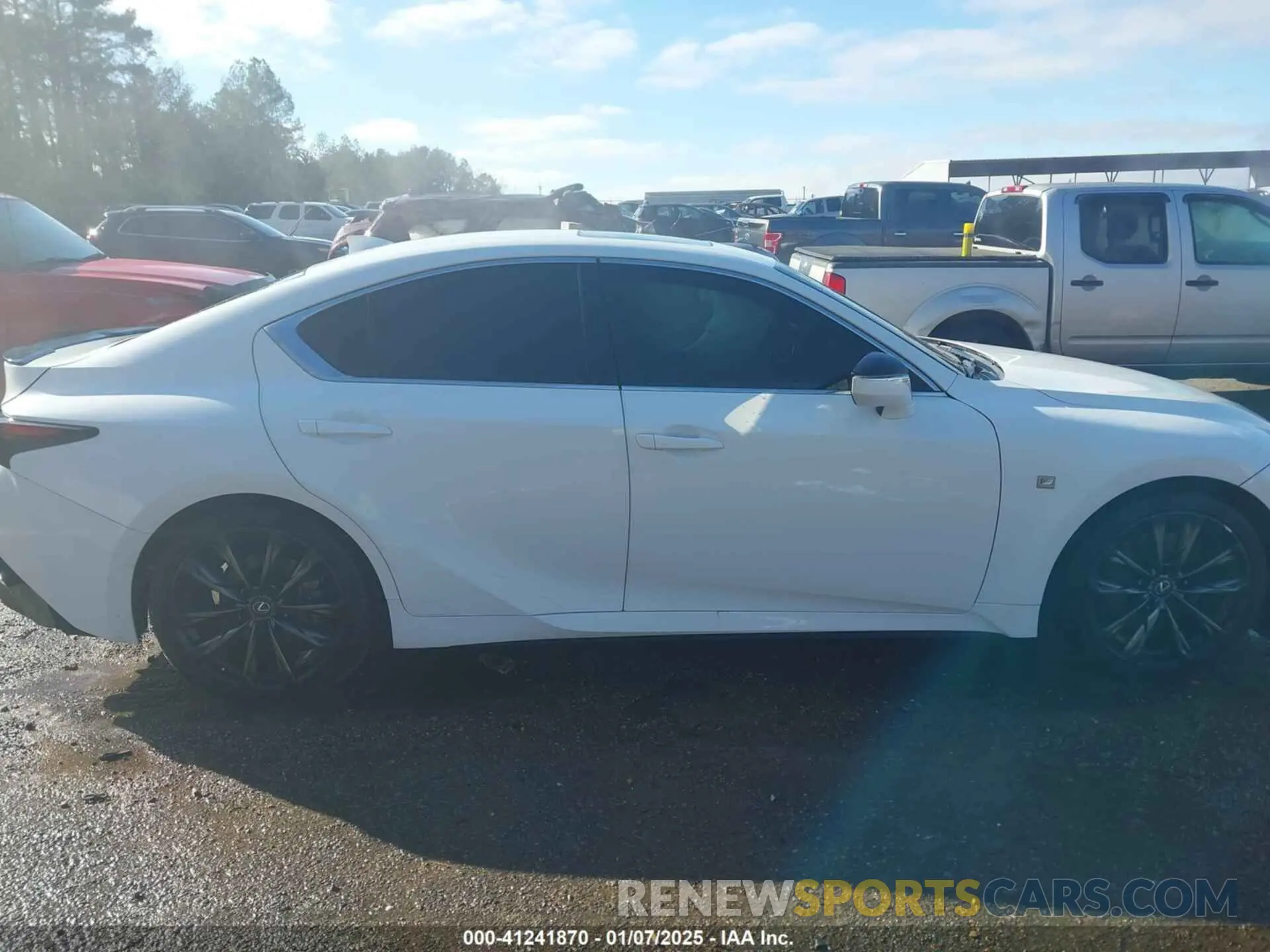13 fotografías del automóvil dañado JTHGZ1B21N5050374 LEXUS IS 350 2022