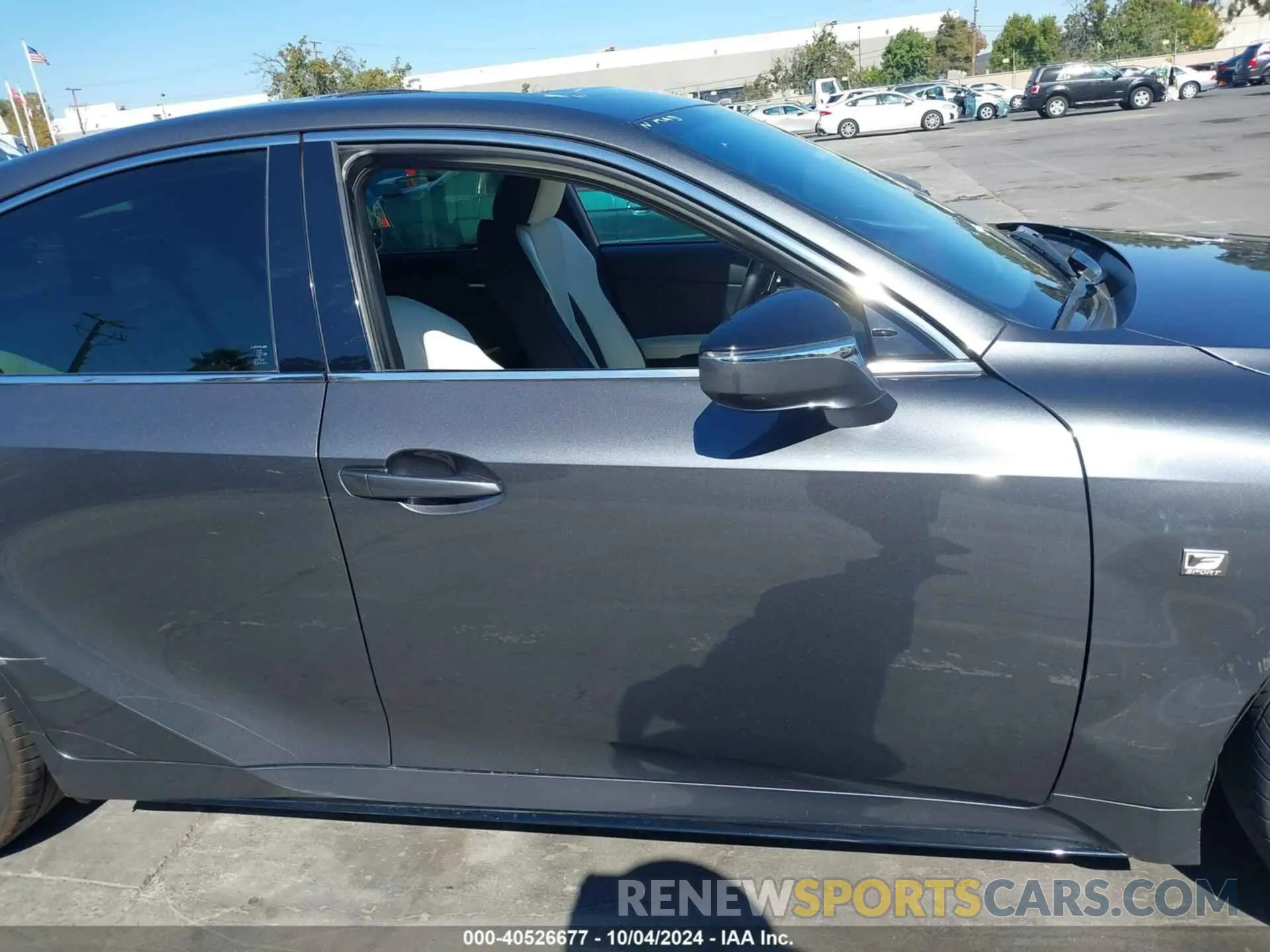 13 fotografías del automóvil dañado JTHGZ1B21N5056014 LEXUS IS 350 2022