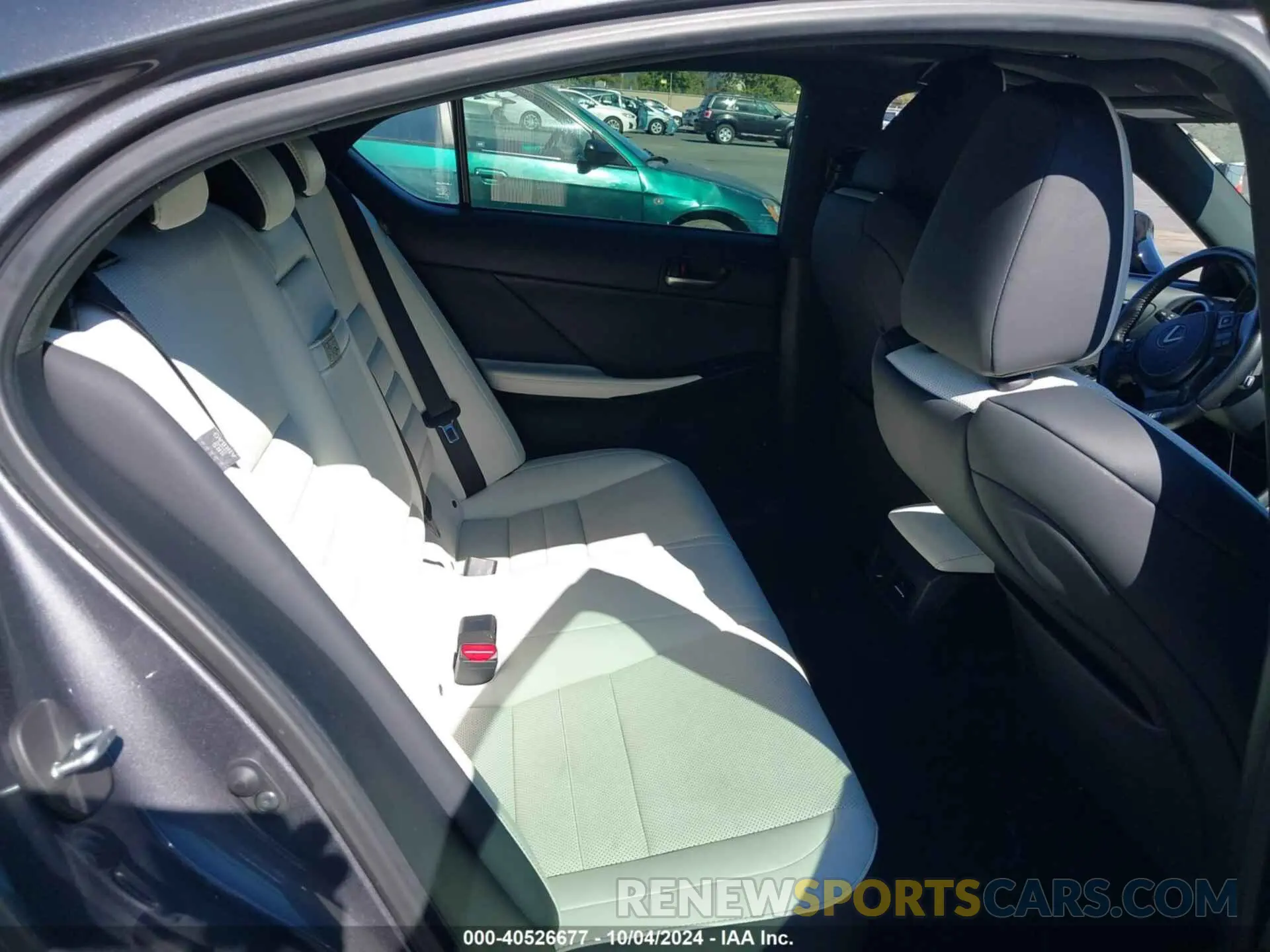 8 fotografías del automóvil dañado JTHGZ1B21N5056014 LEXUS IS 350 2022