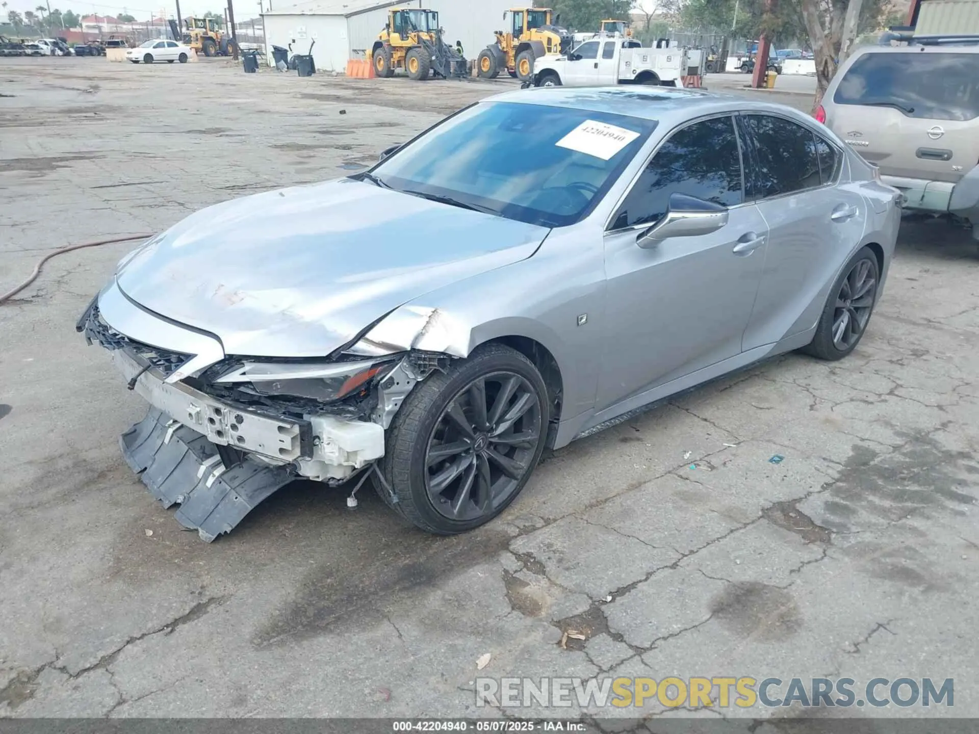 2 fotografías del automóvil dañado JTHGZ1B22N5050383 LEXUS IS 350 2022
