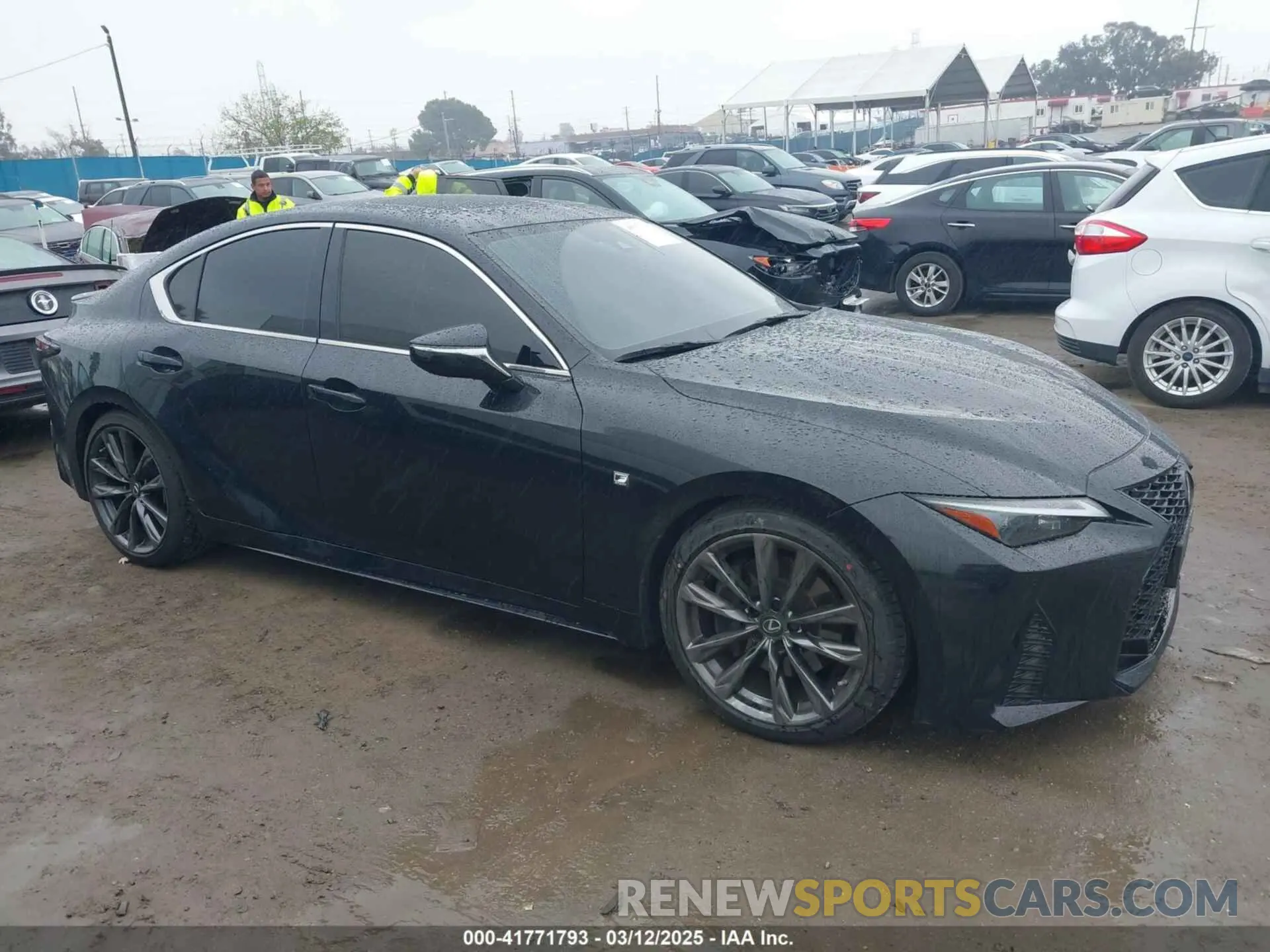 13 fotografías del automóvil dañado JTHGZ1B23N5052532 LEXUS IS 350 2022