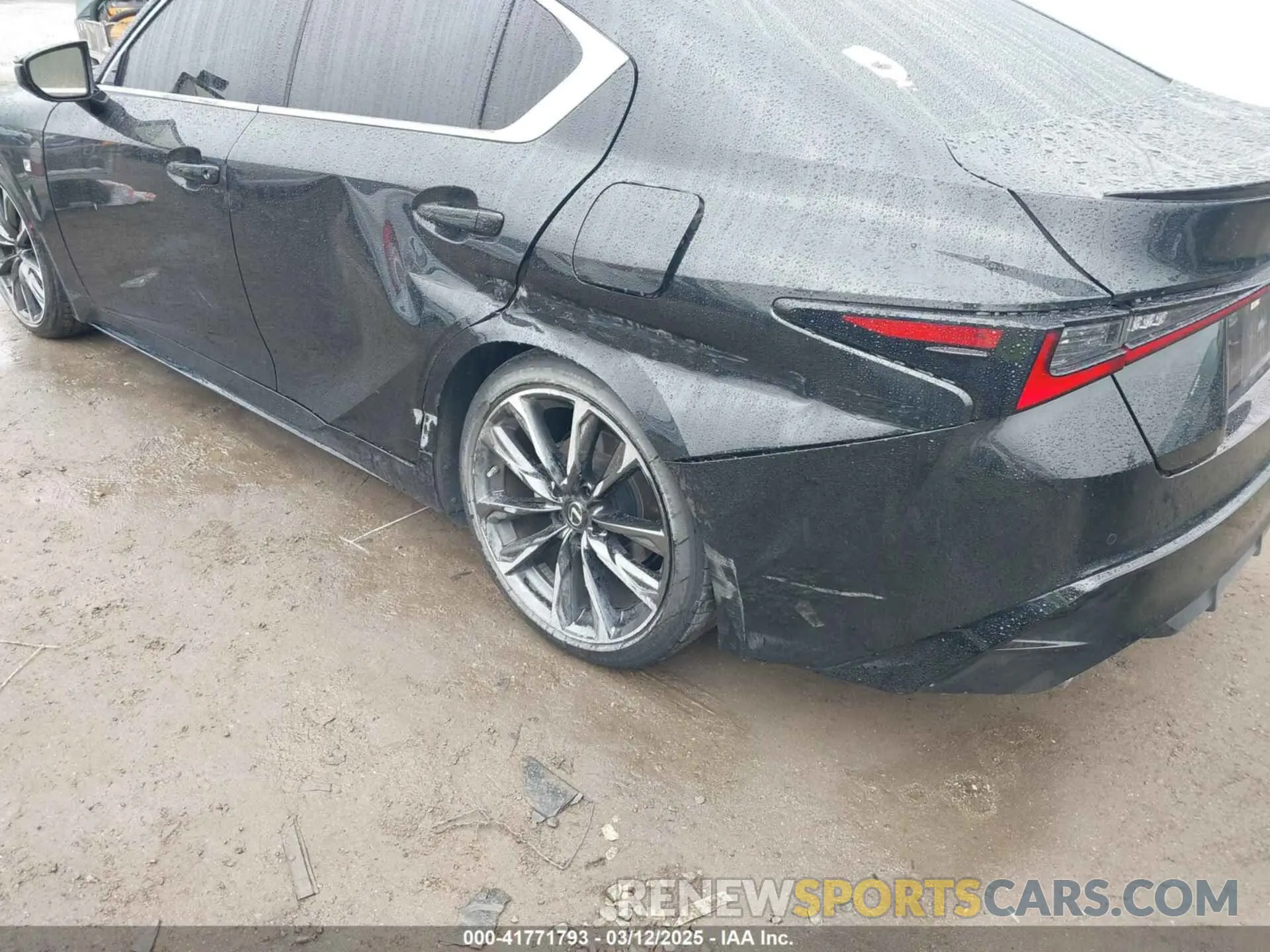 17 fotografías del automóvil dañado JTHGZ1B23N5052532 LEXUS IS 350 2022