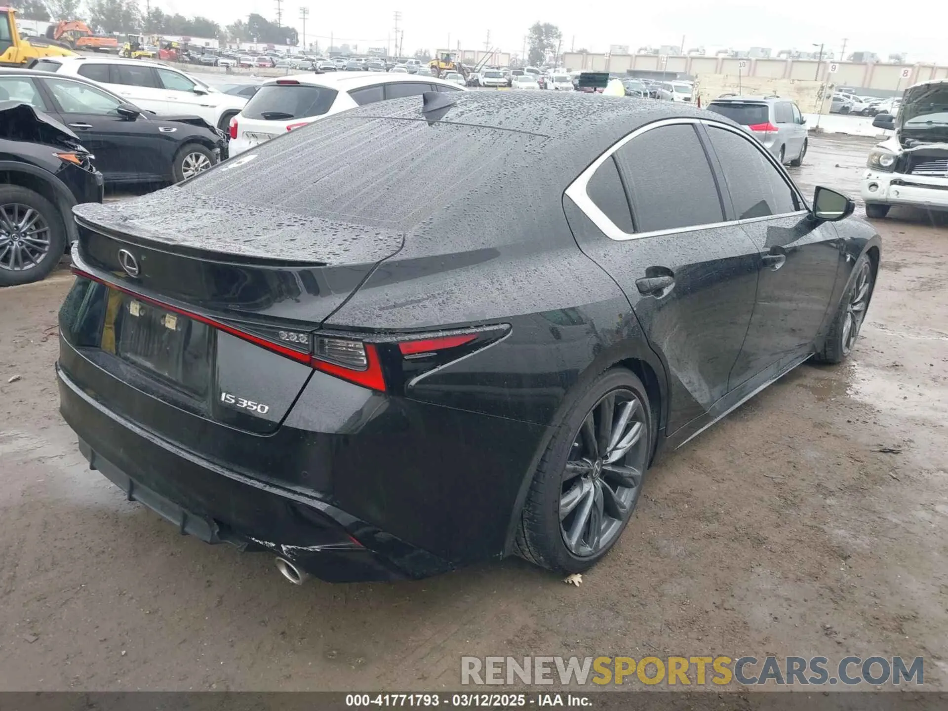 4 fotografías del automóvil dañado JTHGZ1B23N5052532 LEXUS IS 350 2022