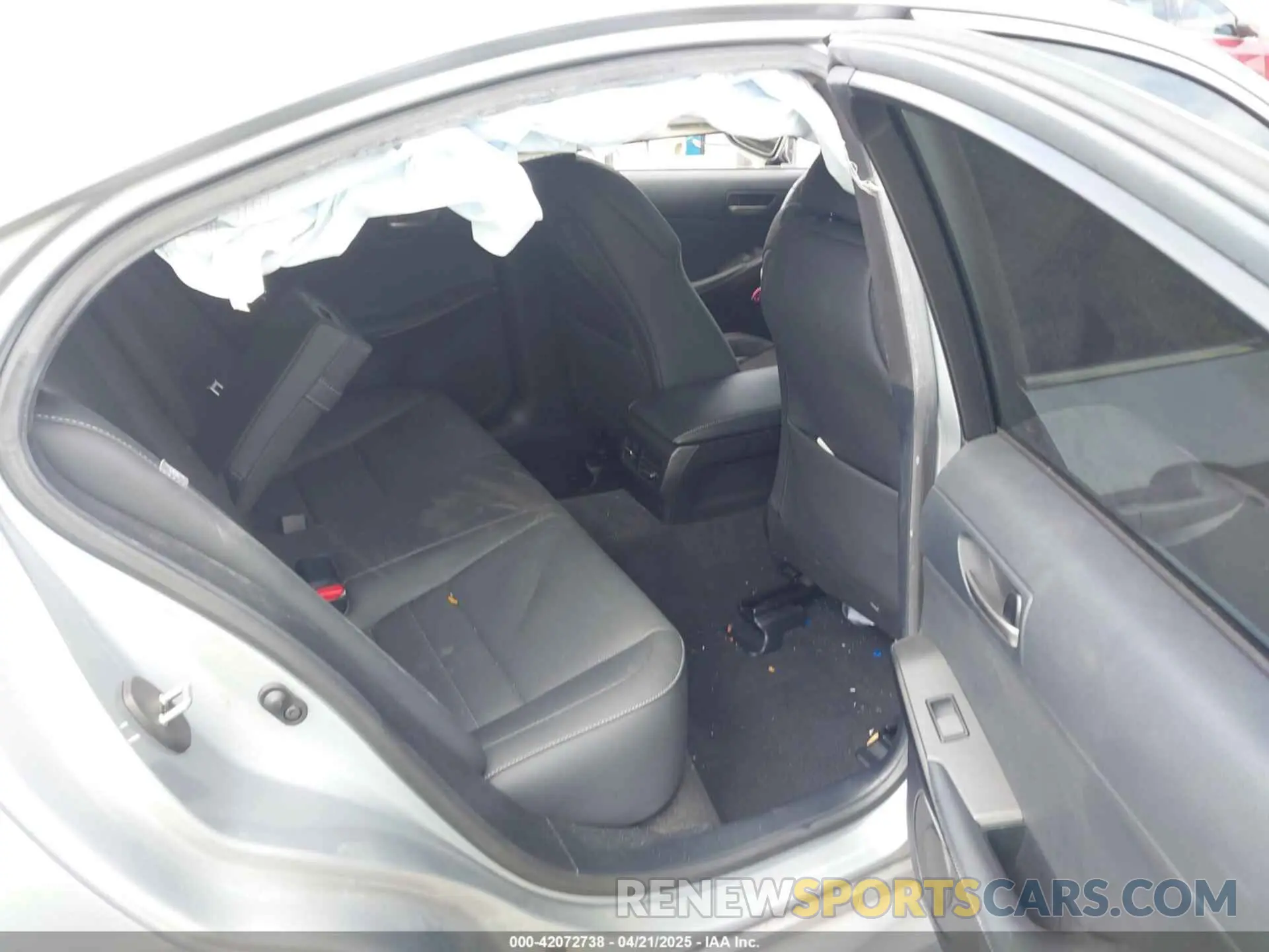 8 fotografías del automóvil dañado JTHGZ1B24N5049106 LEXUS IS 350 2022
