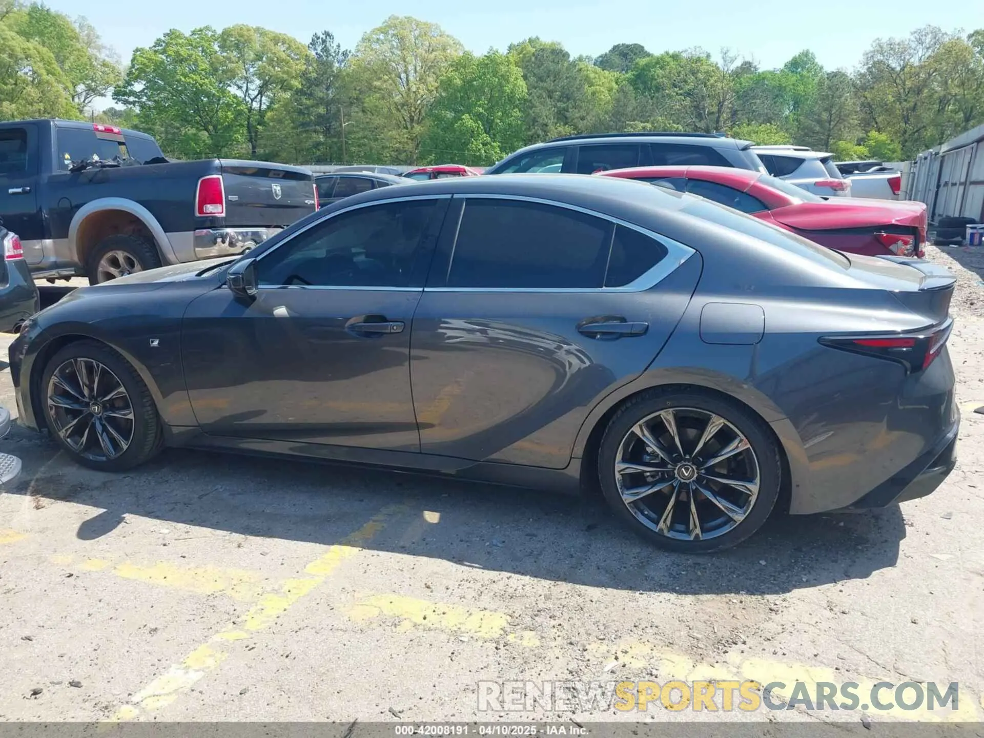 14 fotografías del automóvil dañado JTHGZ1B24N5051969 LEXUS IS 350 2022
