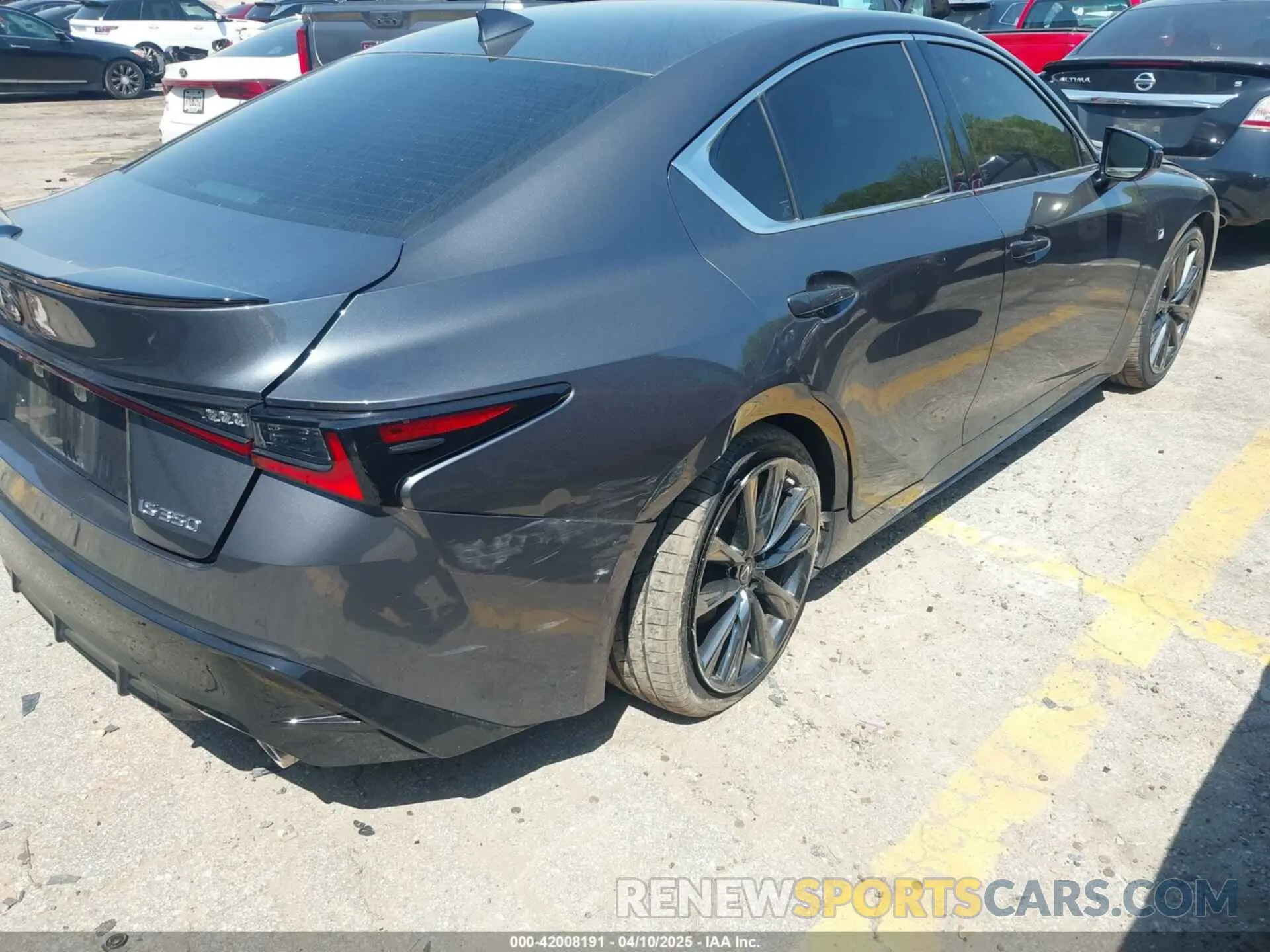 6 fotografías del automóvil dañado JTHGZ1B24N5051969 LEXUS IS 350 2022