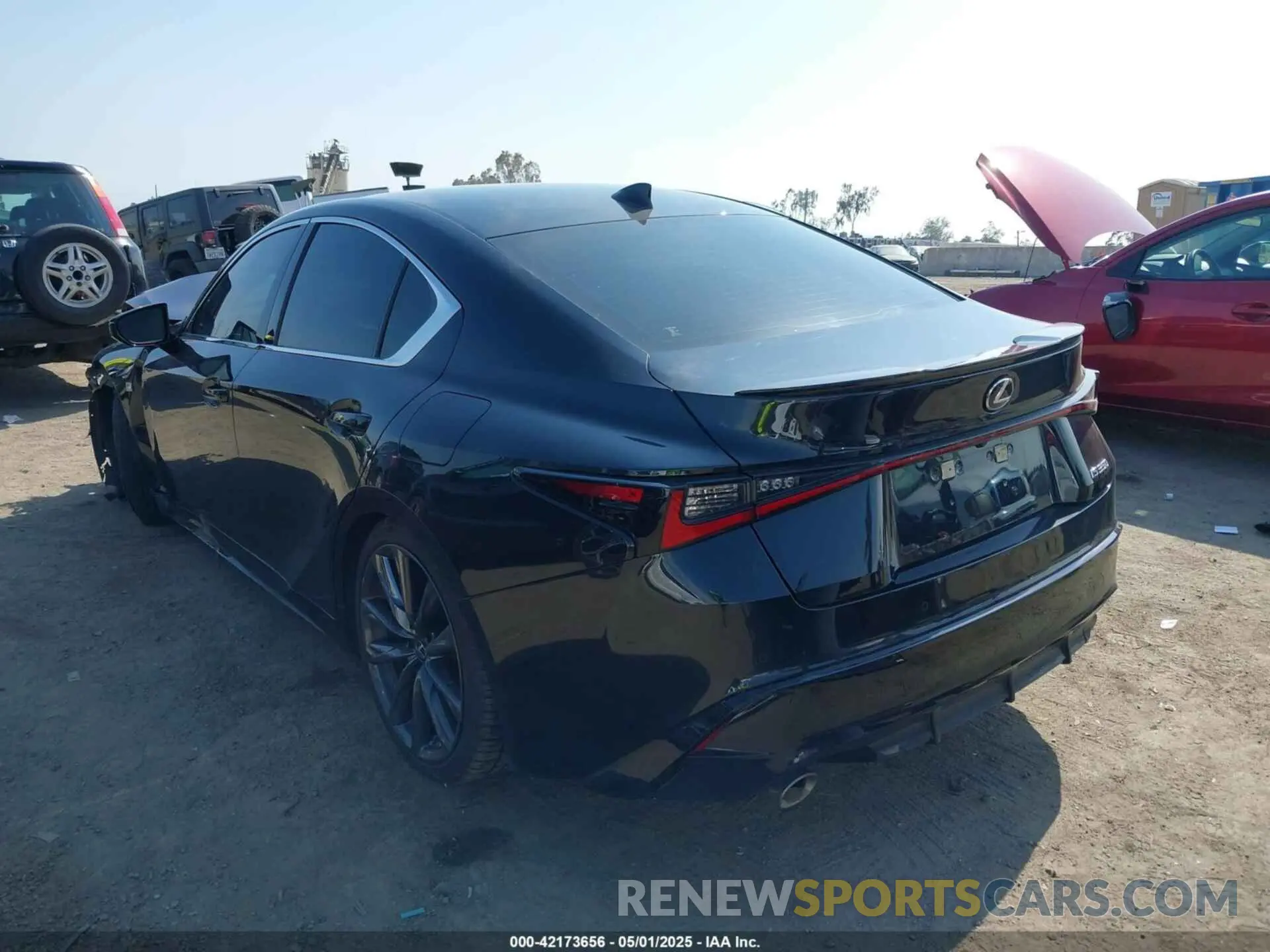 3 fotografías del automóvil dañado JTHGZ1B24N5052989 LEXUS IS 350 2022