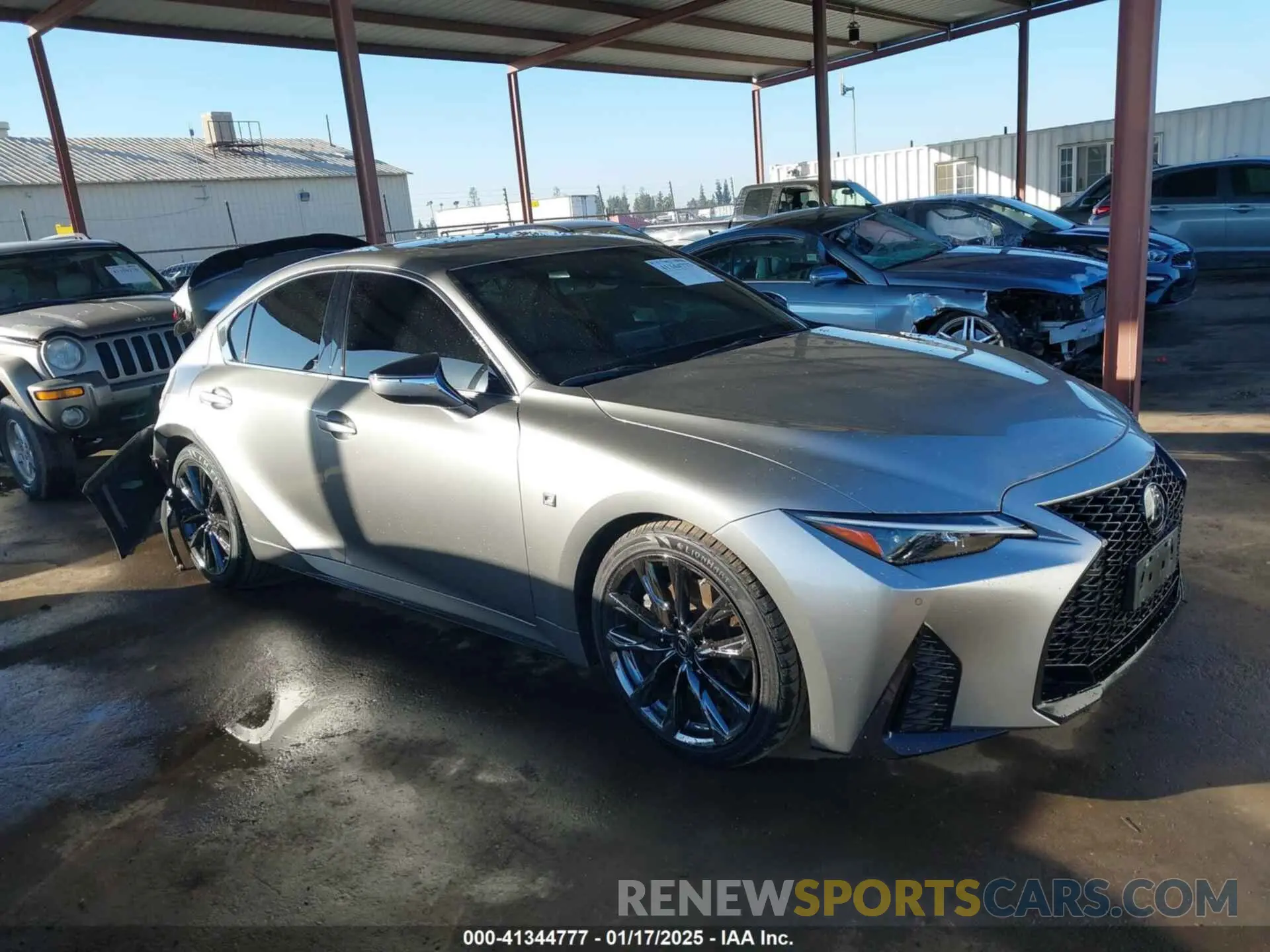13 fotografías del automóvil dañado JTHGZ1B25N5049728 LEXUS IS 350 2022