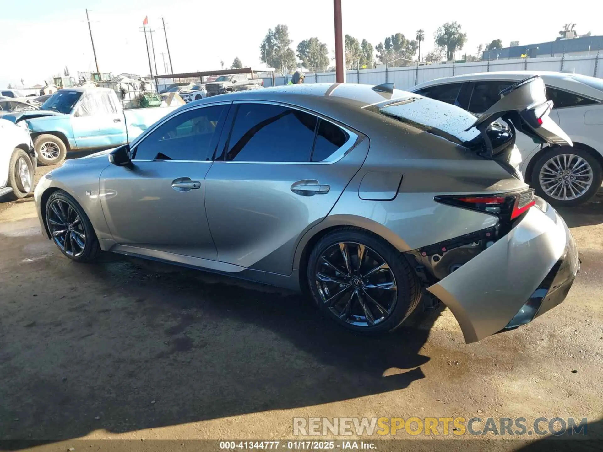 14 fotografías del automóvil dañado JTHGZ1B25N5049728 LEXUS IS 350 2022