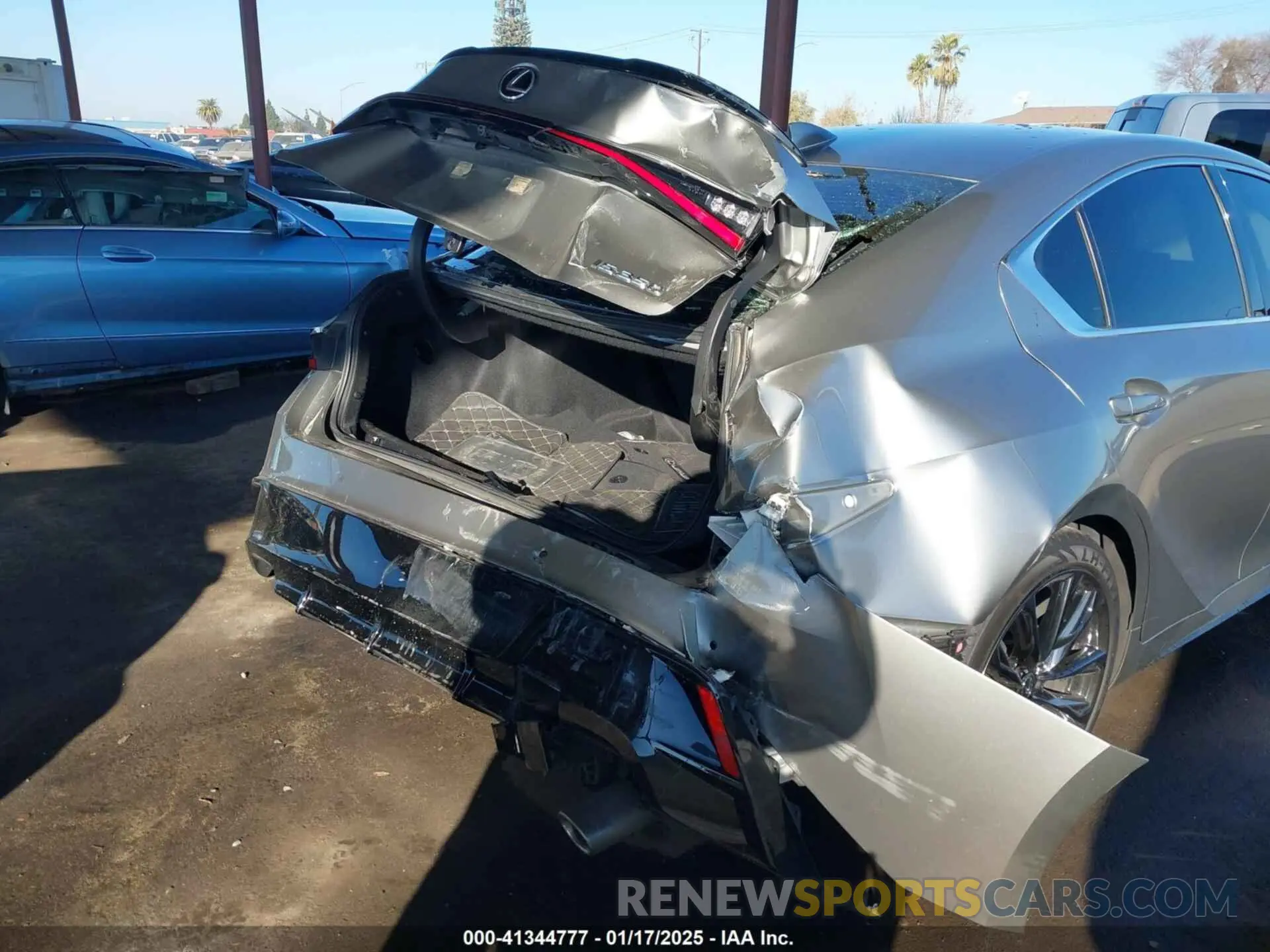6 fotografías del automóvil dañado JTHGZ1B25N5049728 LEXUS IS 350 2022