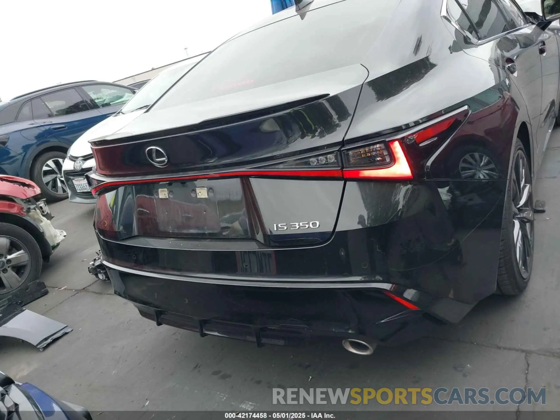 16 fotografías del automóvil dañado JTHGZ1B25N5049860 LEXUS IS 350 2022