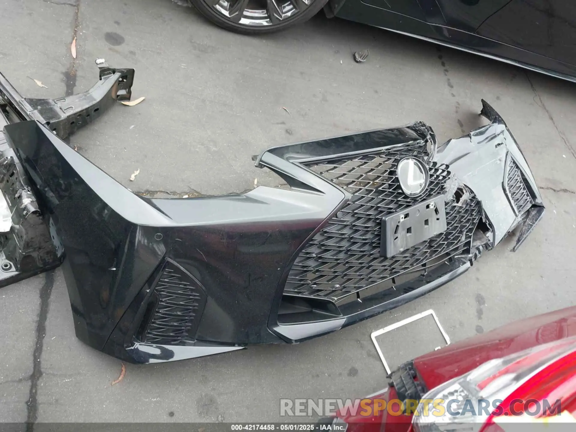 20 fotografías del automóvil dañado JTHGZ1B25N5049860 LEXUS IS 350 2022