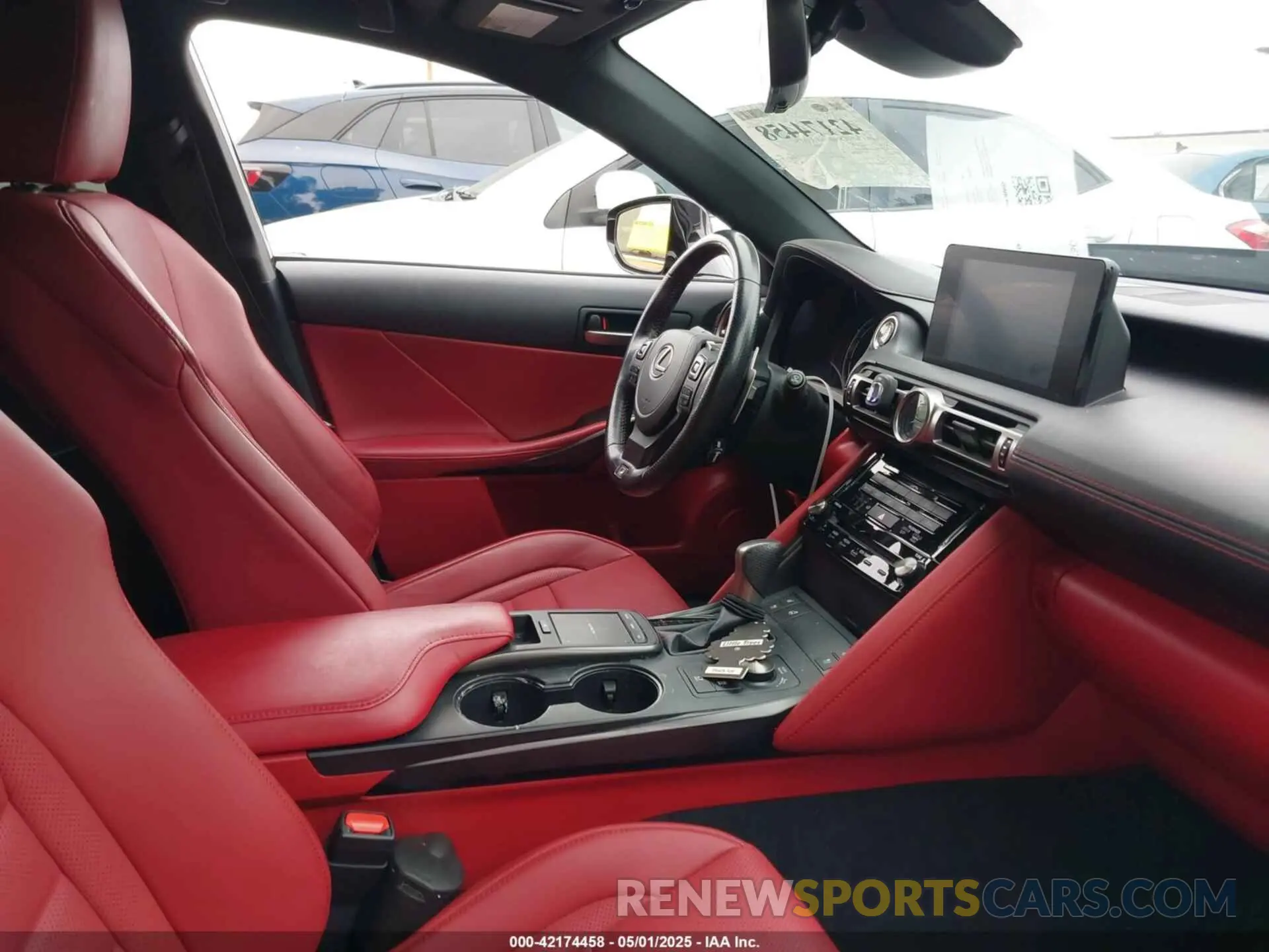 5 fotografías del automóvil dañado JTHGZ1B25N5049860 LEXUS IS 350 2022