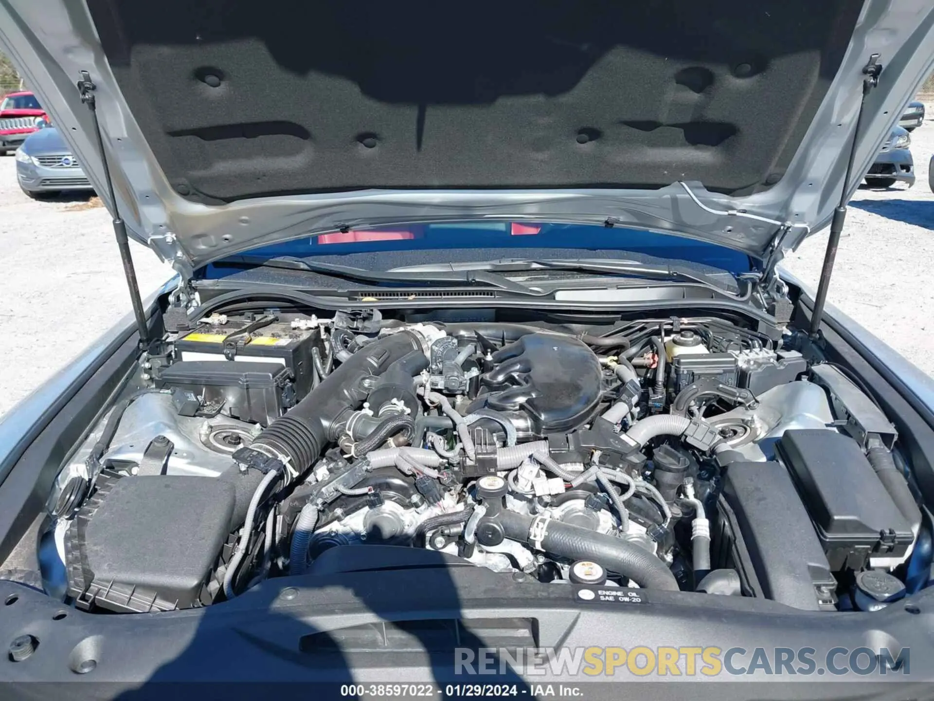10 fotografías del automóvil dañado JTHGZ1B25N5050748 LEXUS IS 350 2022