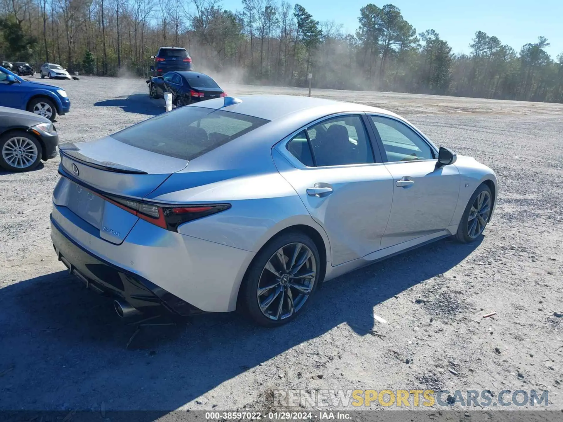 4 fotografías del automóvil dañado JTHGZ1B25N5050748 LEXUS IS 350 2022