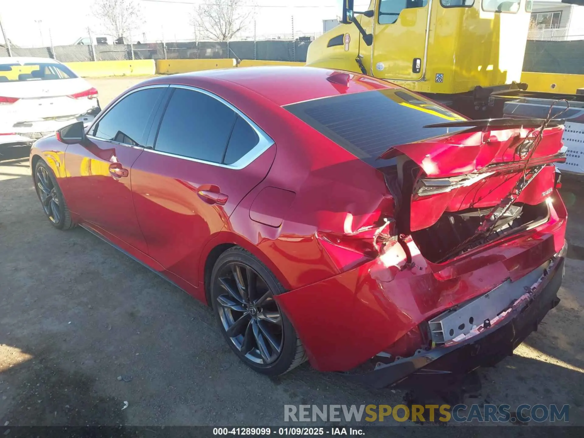 3 fotografías del automóvil dañado JTHGZ1B25N5052614 LEXUS IS 350 2022