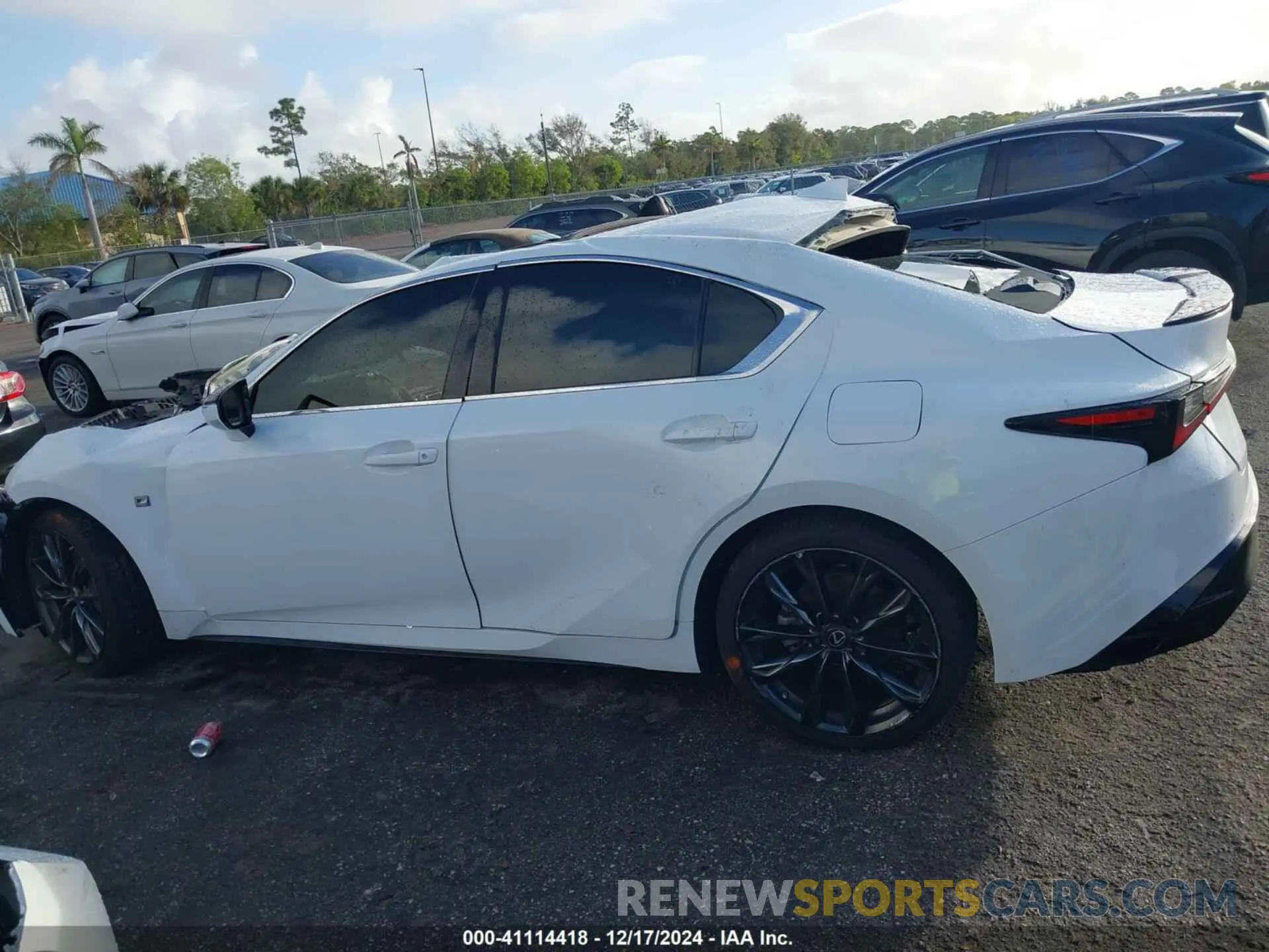 14 fotografías del automóvil dañado JTHGZ1B27N5055014 LEXUS IS 350 2022