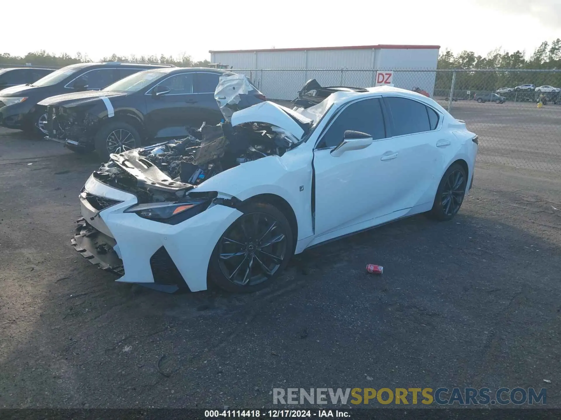 2 fotografías del automóvil dañado JTHGZ1B27N5055014 LEXUS IS 350 2022
