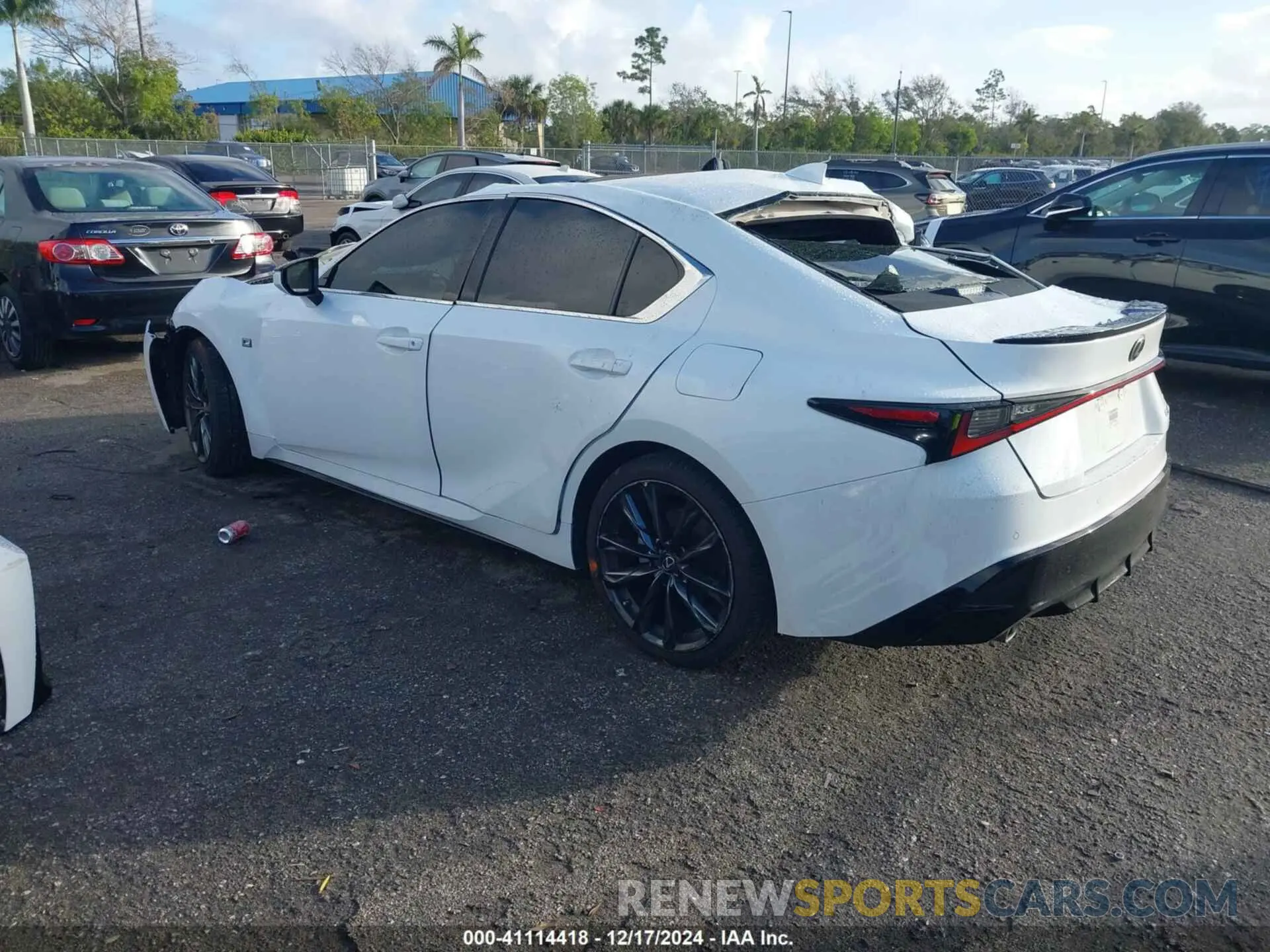 3 fotografías del automóvil dañado JTHGZ1B27N5055014 LEXUS IS 350 2022